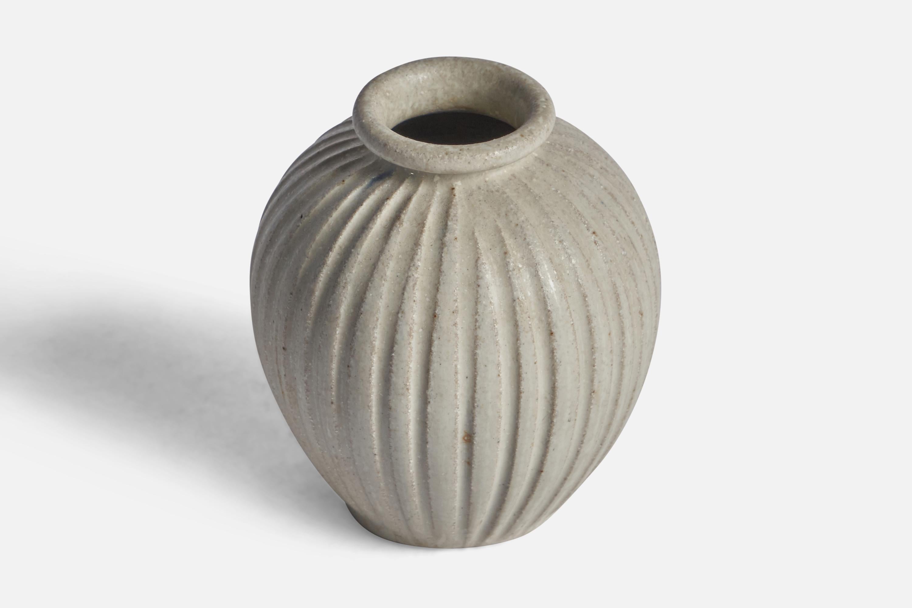 Scandinavian Modern Arne Bang, Vase, Stoneware, Denmark, 1930s For Sale
