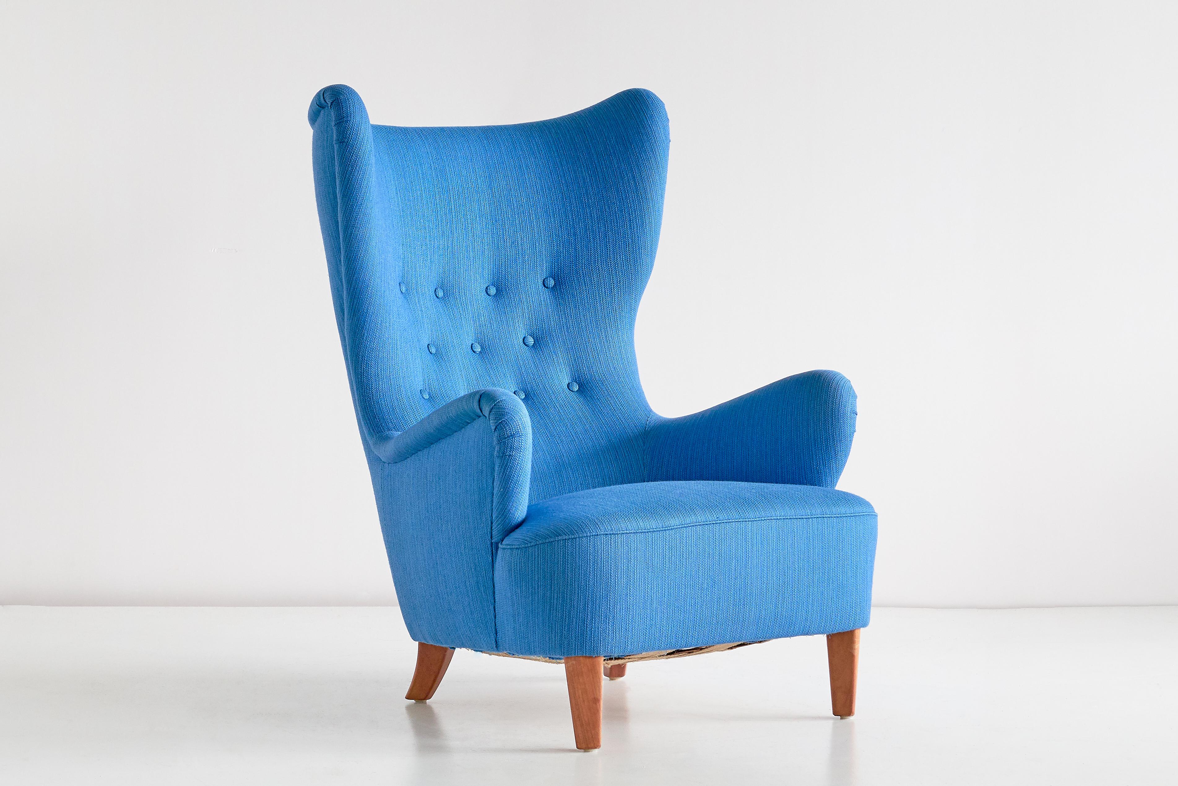 Arne Färnrot Wingback Chair in Blue Wool Fabric and Mahogany, Sweden, Late 1940s 1