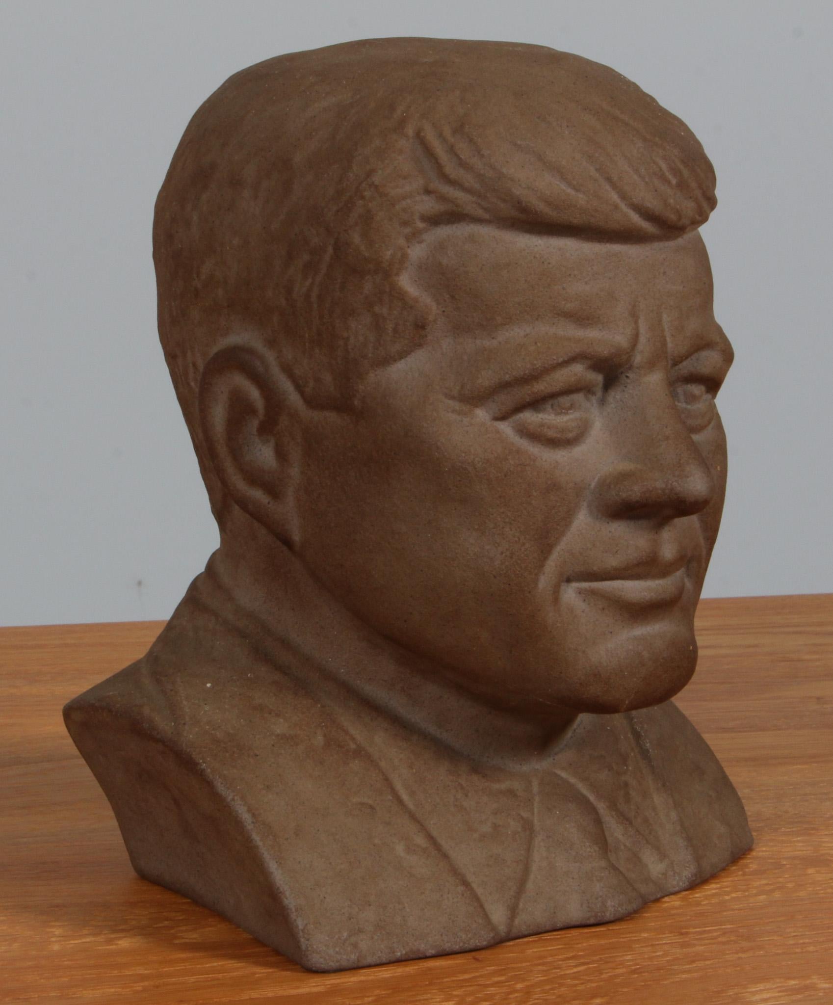 Arne Finne für Søholm Sparschwein in Form von John F. Kennedy (Skandinavische Moderne) im Angebot