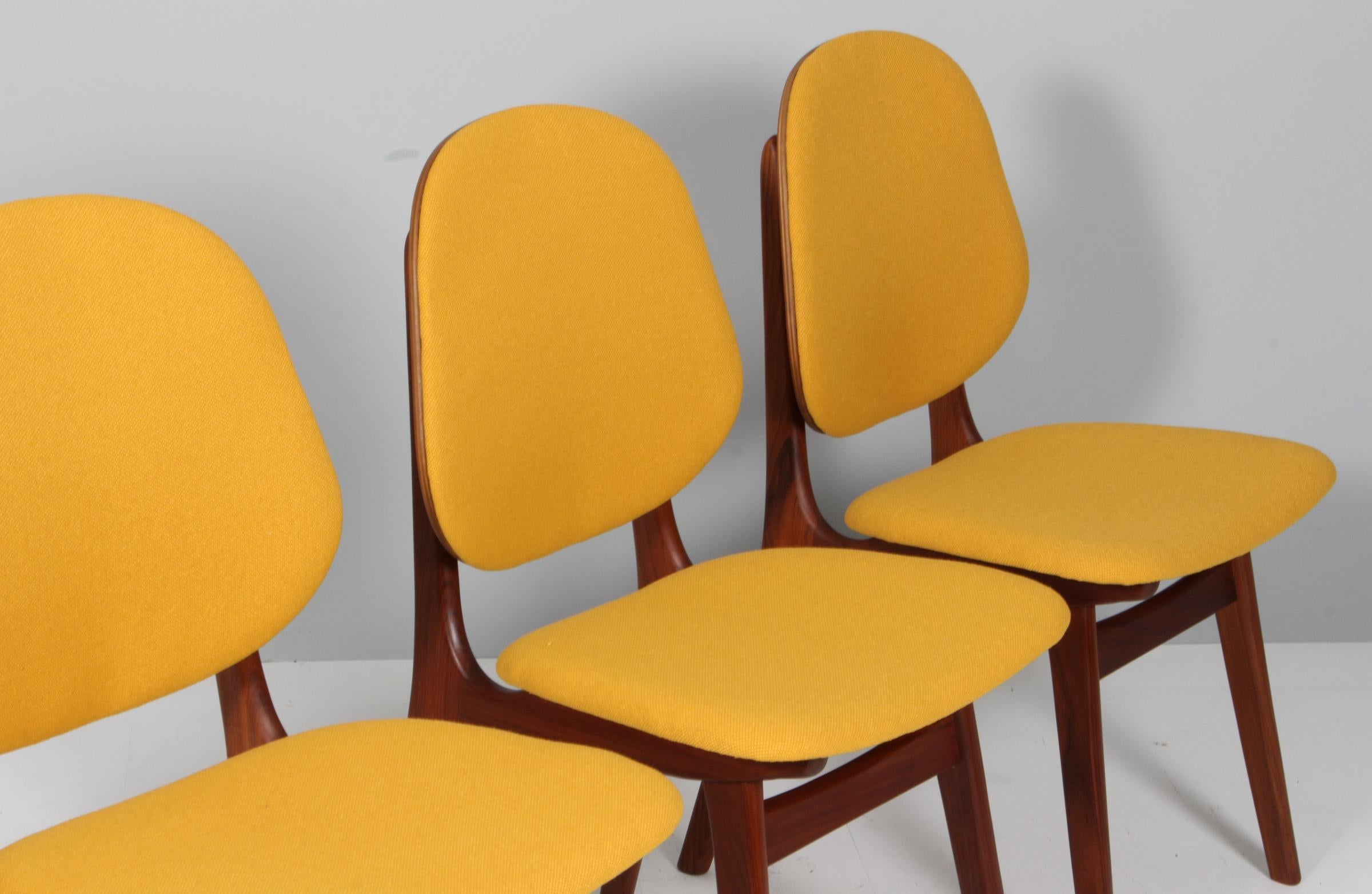Scandinavo moderno Arne Hovmand-Olsen, Sedia, Teak, lana in vendita