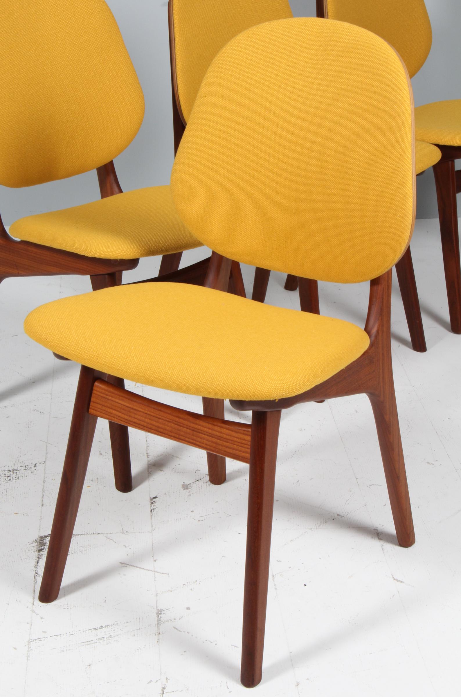 Metà XX secolo Arne Hovmand-Olsen, Sedia, Teak, lana in vendita