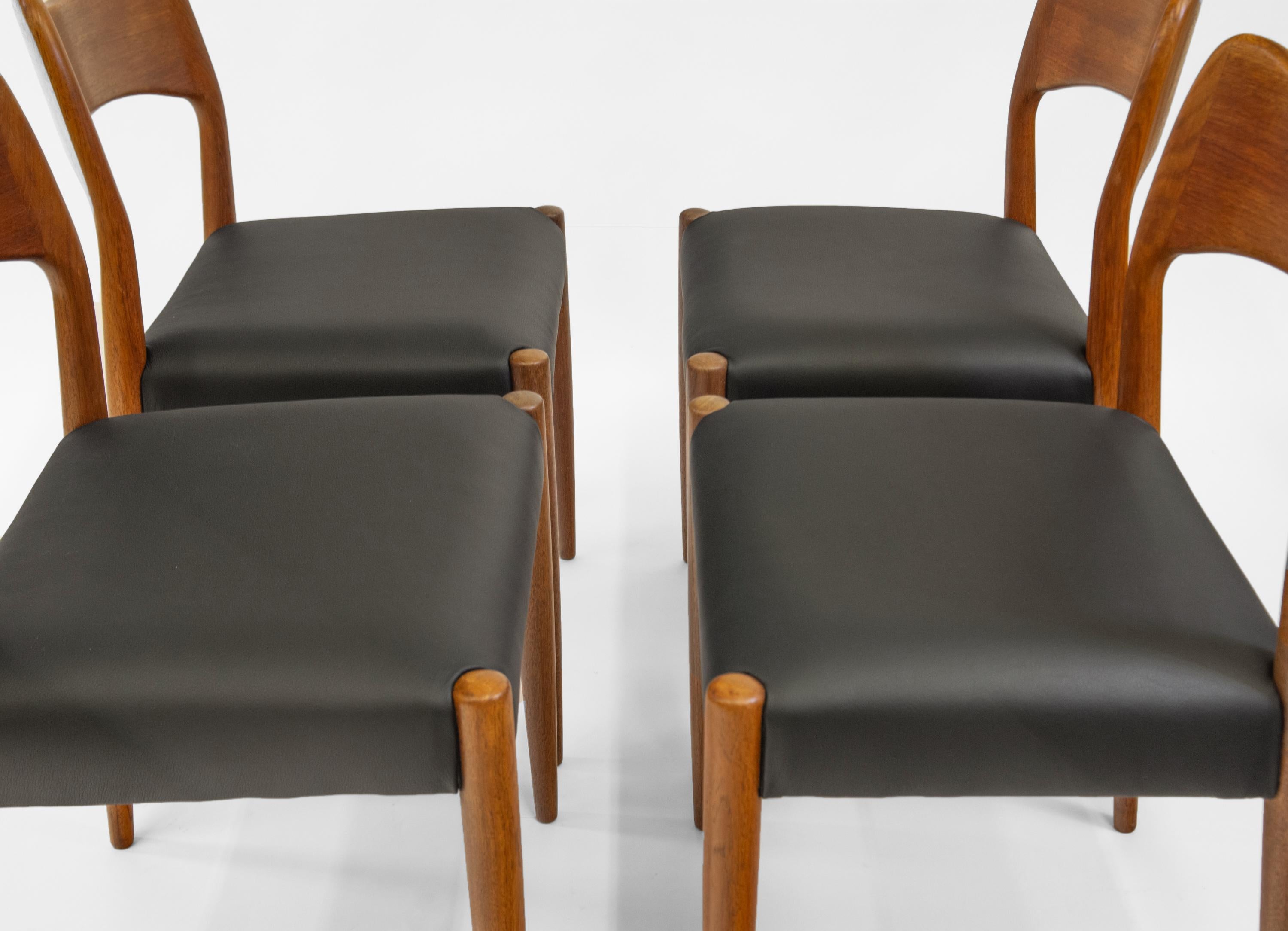 Arne Hovmand Olsen Danish Set Of Four Teak  & Leather Mid Century Dining Chairs For Sale 3