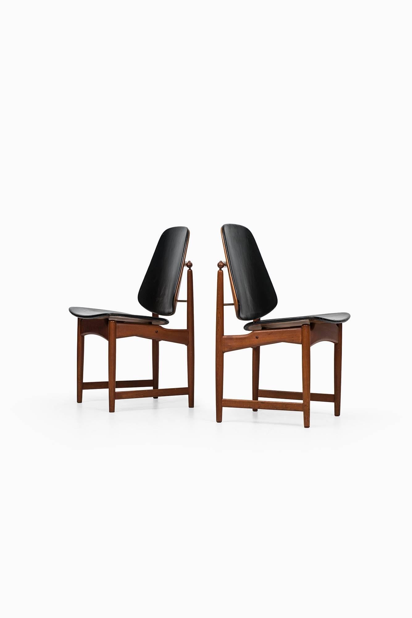 Scandinavian Modern Arne Hovmand-Olsen Dining Chairs by Onsild Møbelfabrik in Denmark