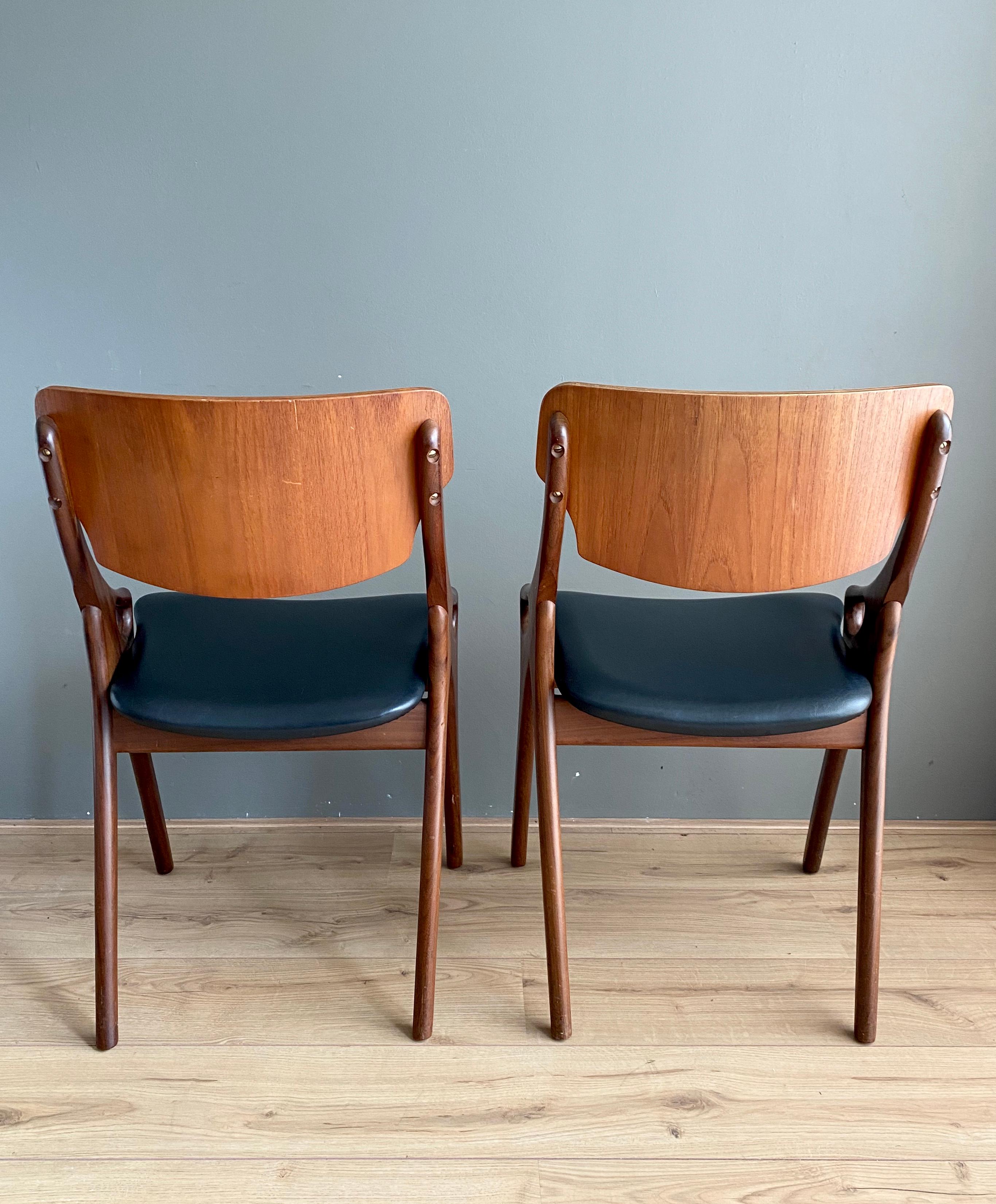Arne Hovmand Olsen Dining Room Chairs, for Mogens Kold, Set of Four, circa 1950s In Good Condition In Schagen, NL