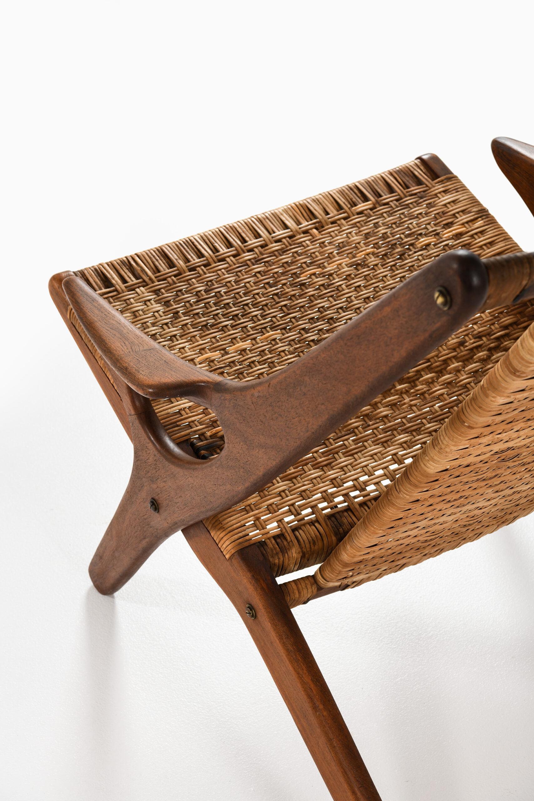 Scandinavian Modern Arne Hovmand-Olsen Easy Chair Produced by a.R. Klingenberg & Søn For Sale