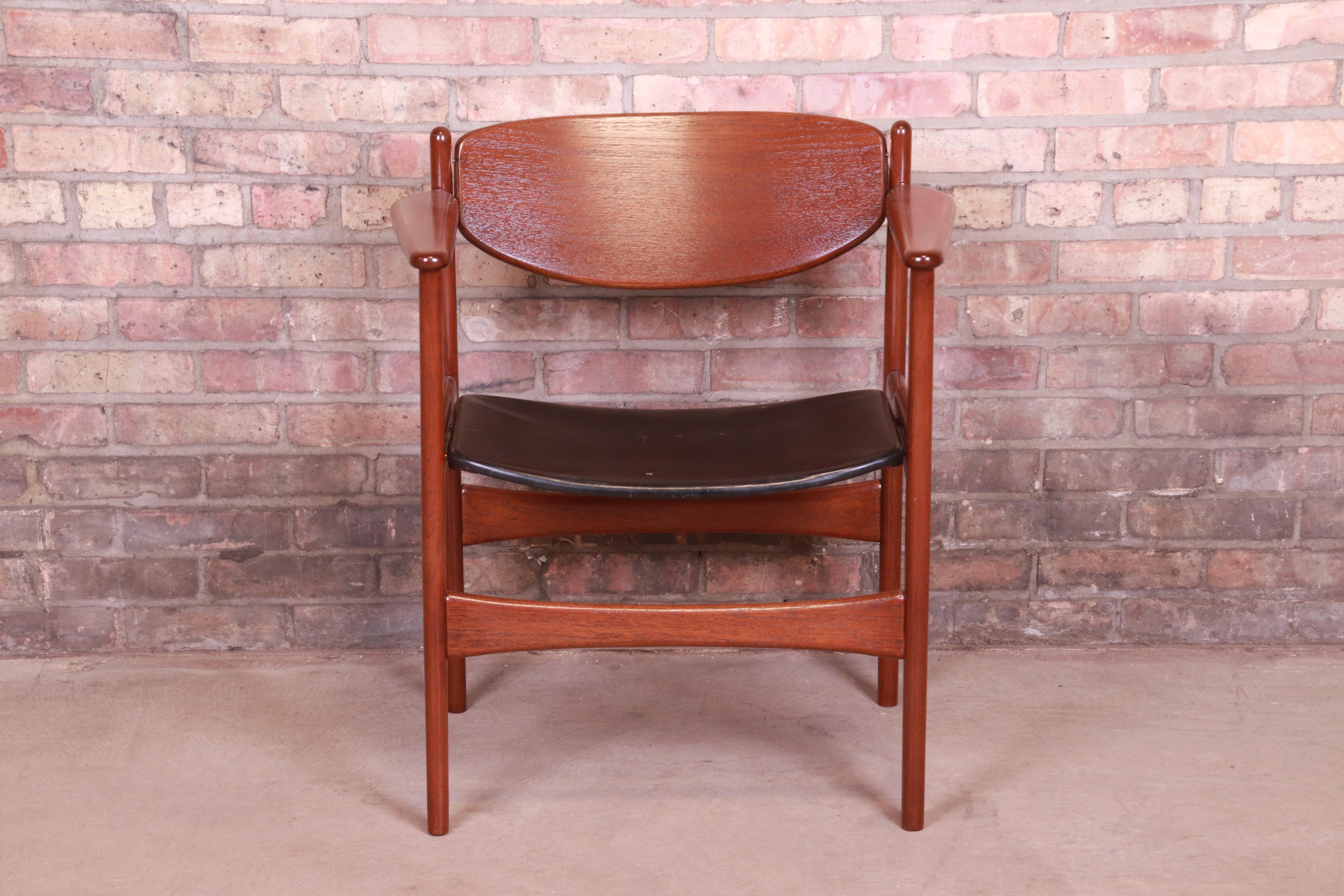 Arne Hovmand-Olsen for Jutex Teak and Leather Armchair, Newly Refinished In Good Condition For Sale In South Bend, IN