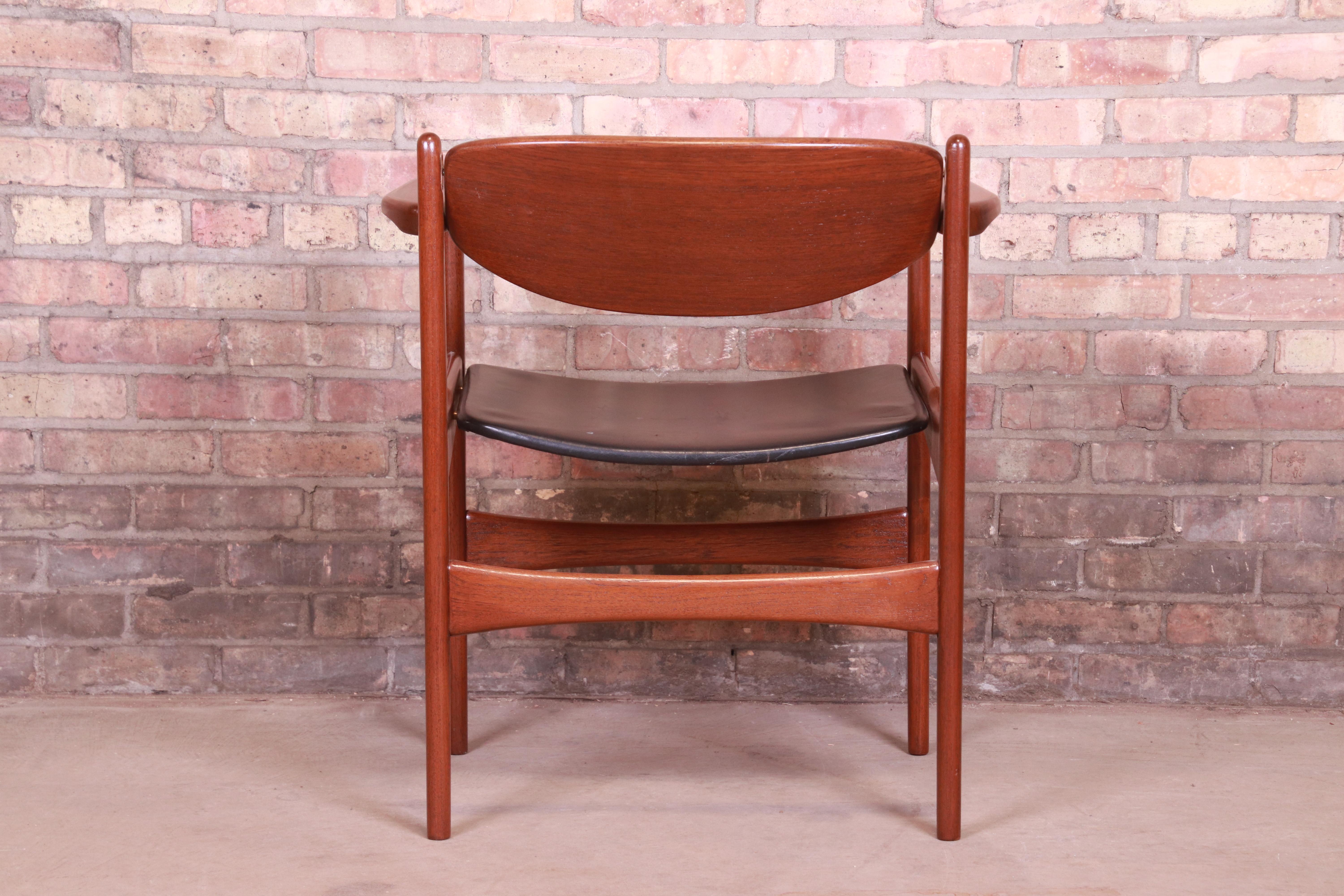 Arne Hovmand-Olsen for Jutex Teak and Leather Armchair, Newly Refinished For Sale 2