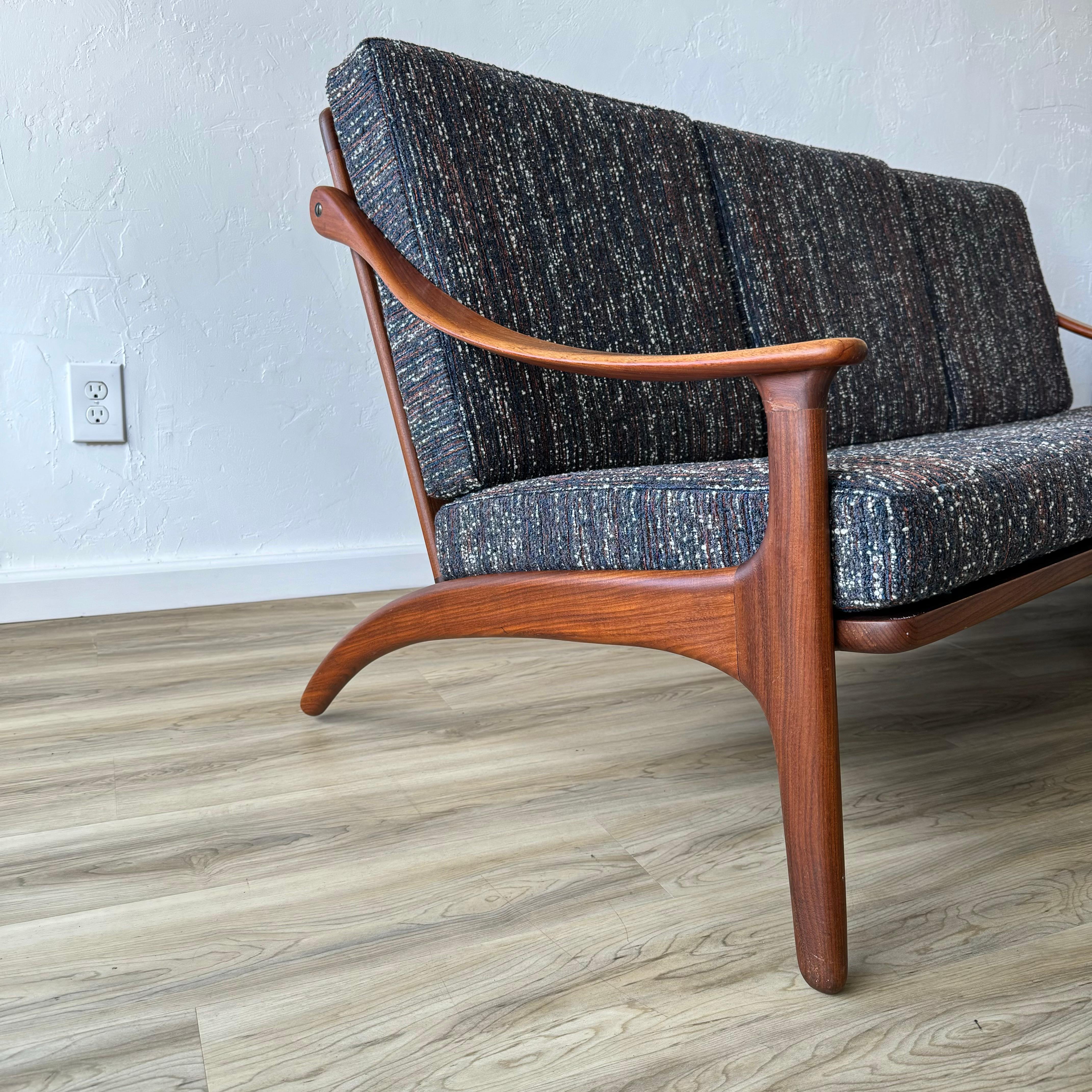 Arne Hovmand-Olsen for Komfort Sculptural Teak Sofa In Good Condition For Sale In Springfield, OR