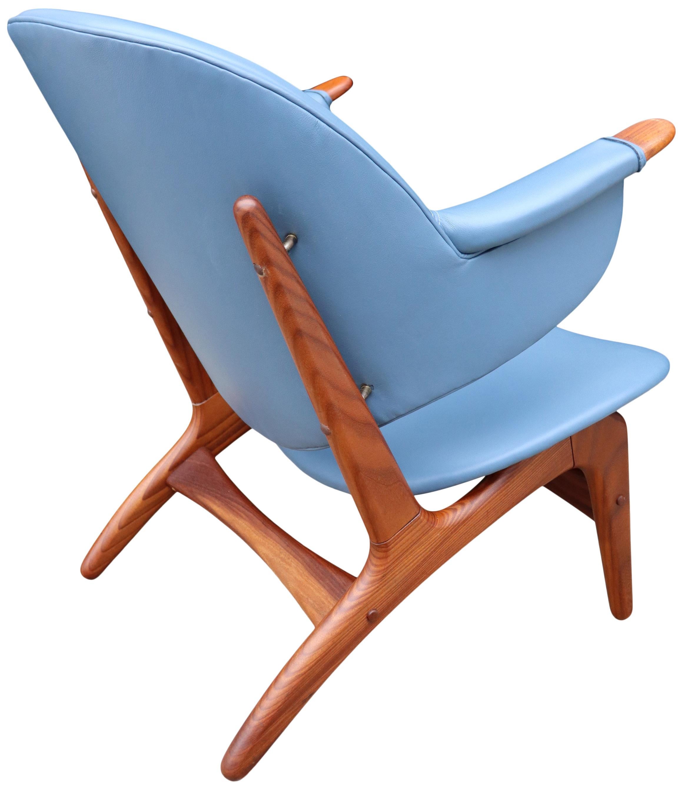 Arne Hovmand-Olsen Lounge Chair in Blue Leather For Sale 4