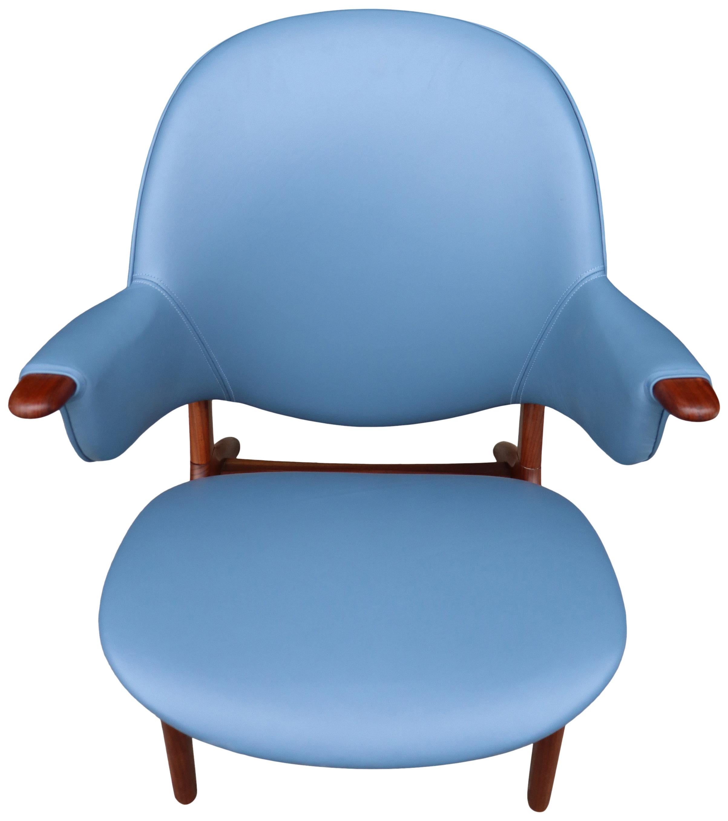Danish Arne Hovmand-Olsen Lounge Chair in Blue Leather For Sale