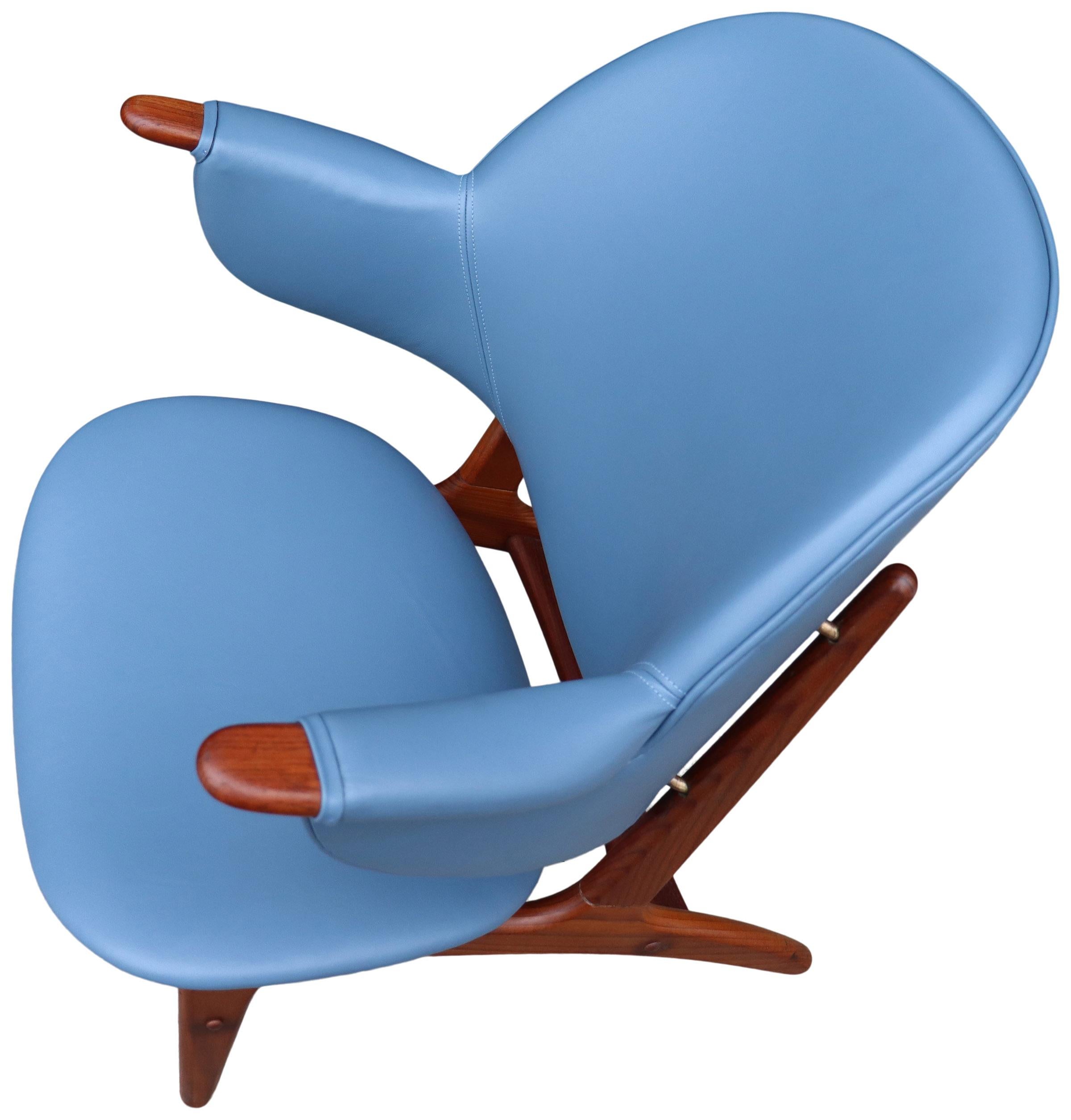 20th Century Arne Hovmand-Olsen Lounge Chair in Blue Leather For Sale