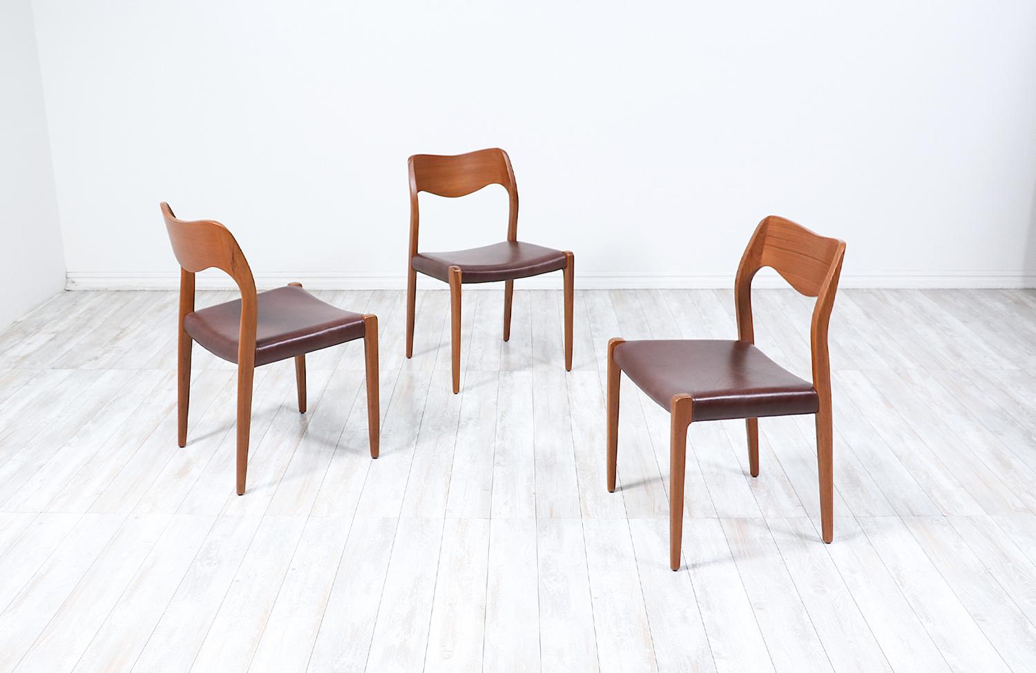 Danish Arne Hovmand-Olsen Model 71 Teak Wood & Leather Dining Chairs for J.L. Møllers For Sale