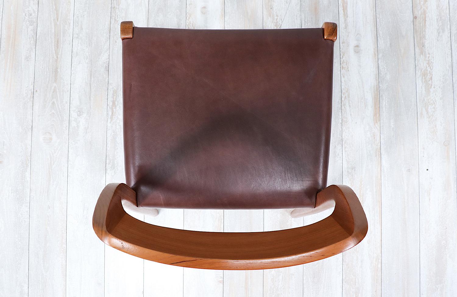 Arne Hovmand-Olsen Model 71 Teak Wood & Leather Dining Chairs for J.L. Møllers In Excellent Condition In Los Angeles, CA