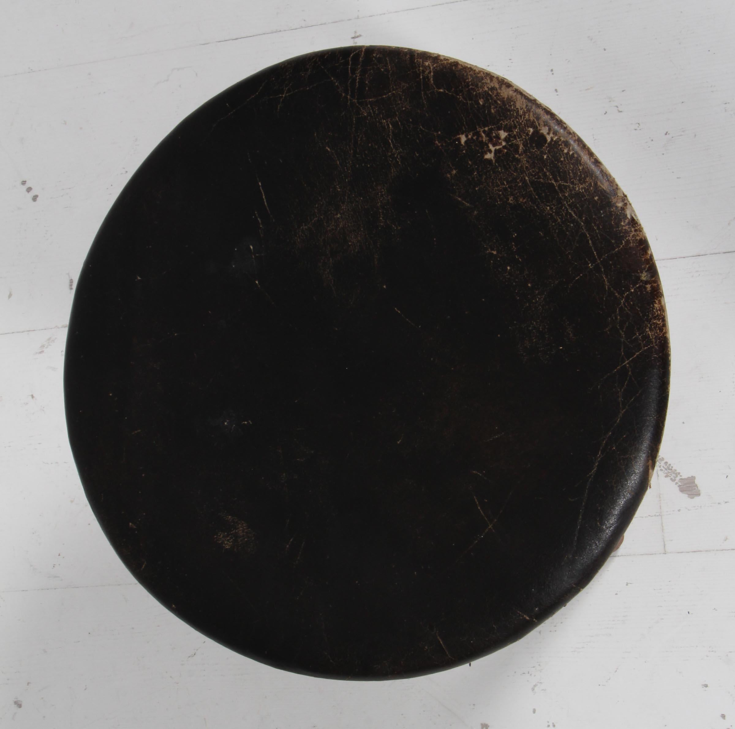 Pouf Arne Hovmand-Olsen in pelle nera patinata e teak. 1960s In condizioni ottime in vendita a Esbjerg, DK