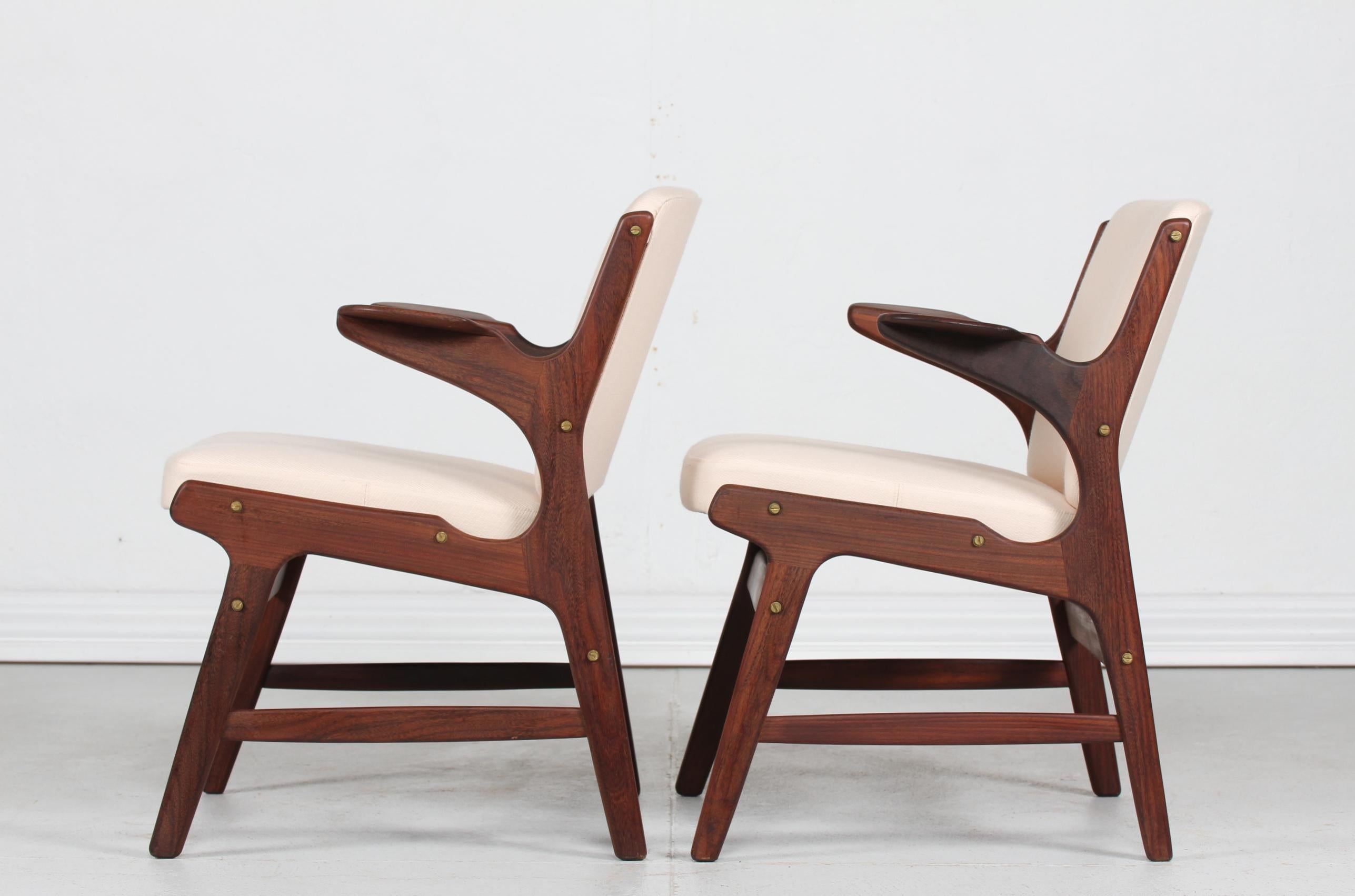Arne Hovmand-Olsen Pair of Teak Armchairs with Light Colored Fabric Danish 60s For Sale 3