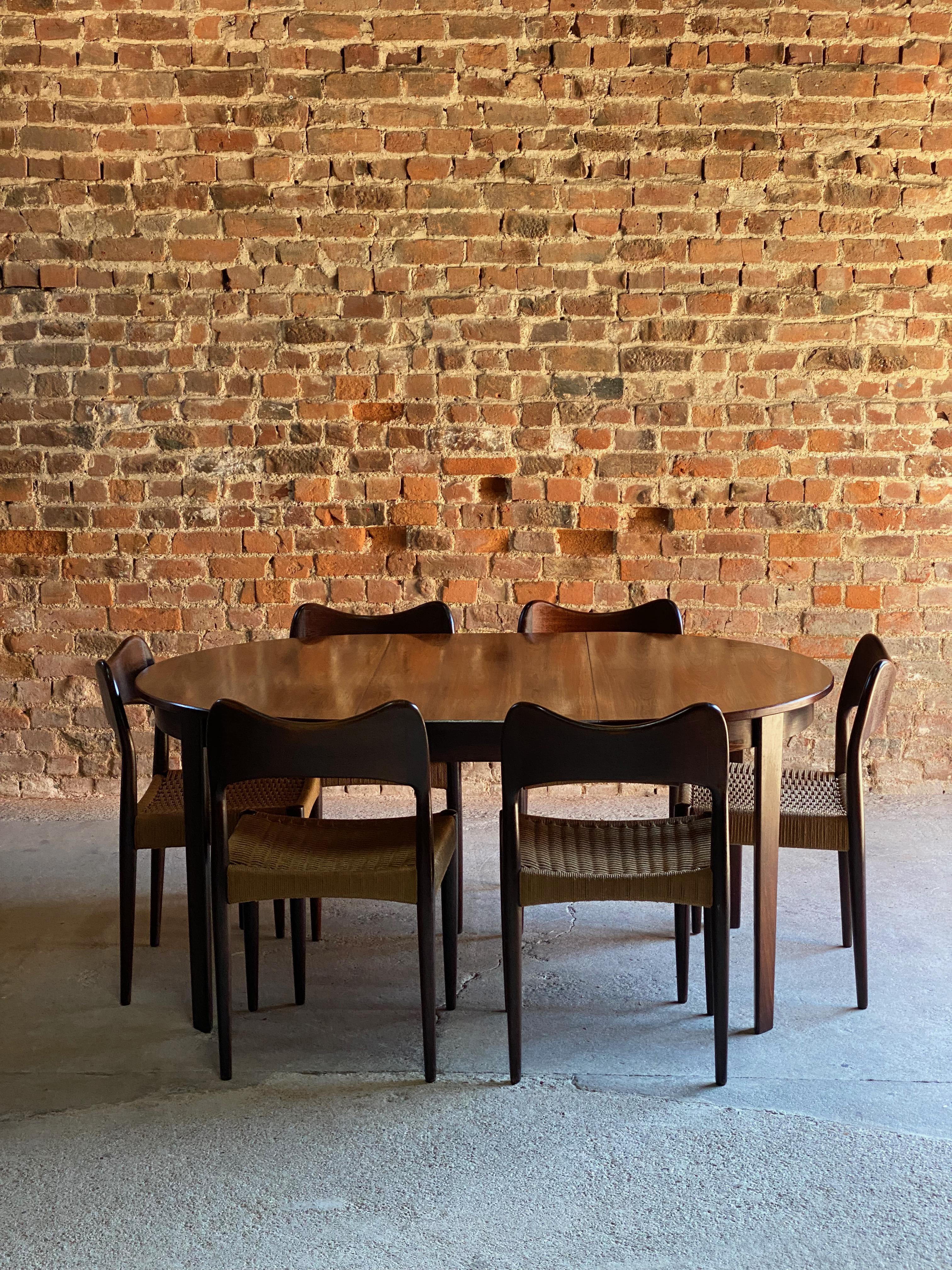 Arne Hovmand Olsen Round Rosewood Dining Table & 8 Dining Chairs by Mogens Kold  For Sale 3