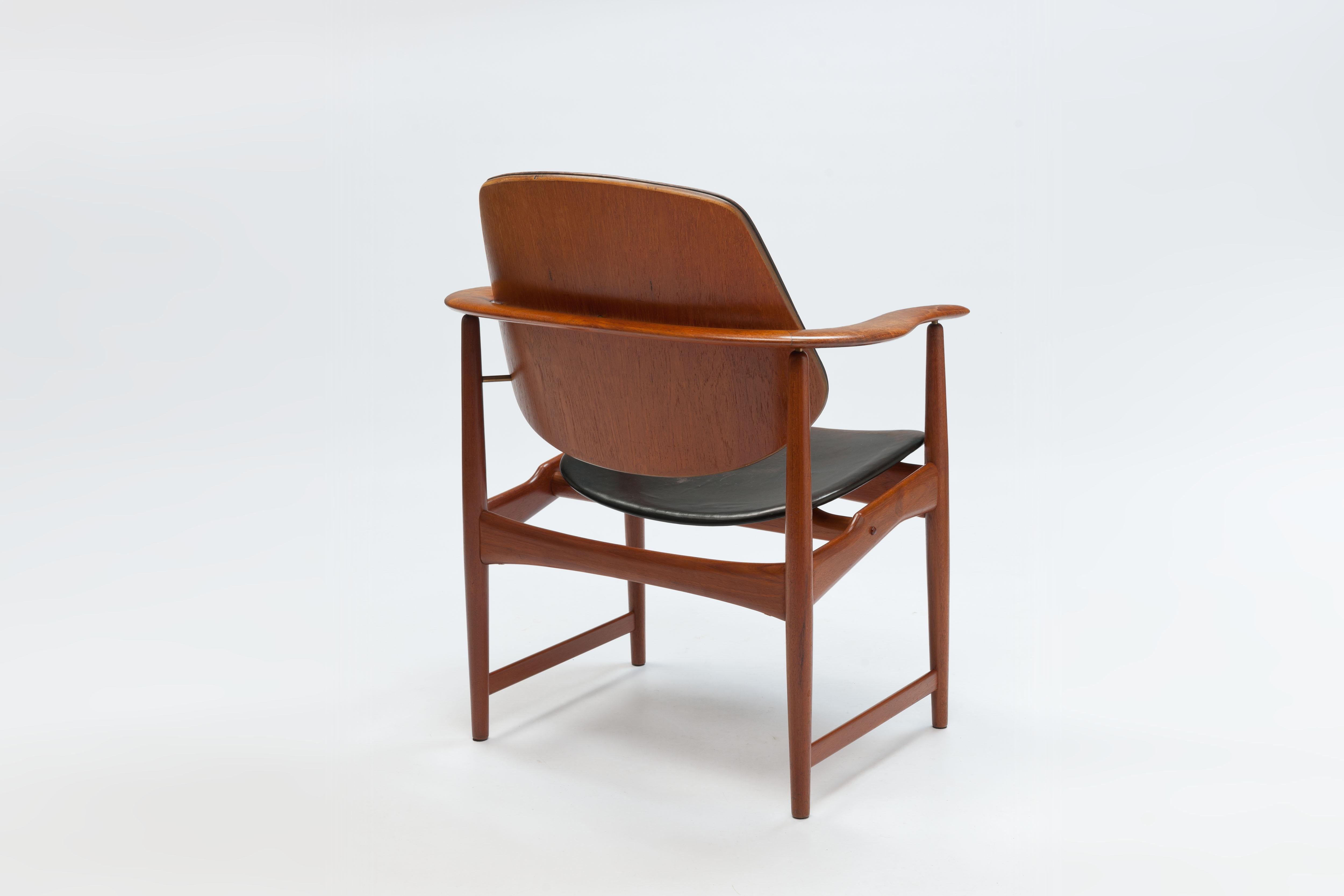 Arne Hovmand Olsen Sculptural Arm Chair, Early Edition In Good Condition In Utrecht, NL
