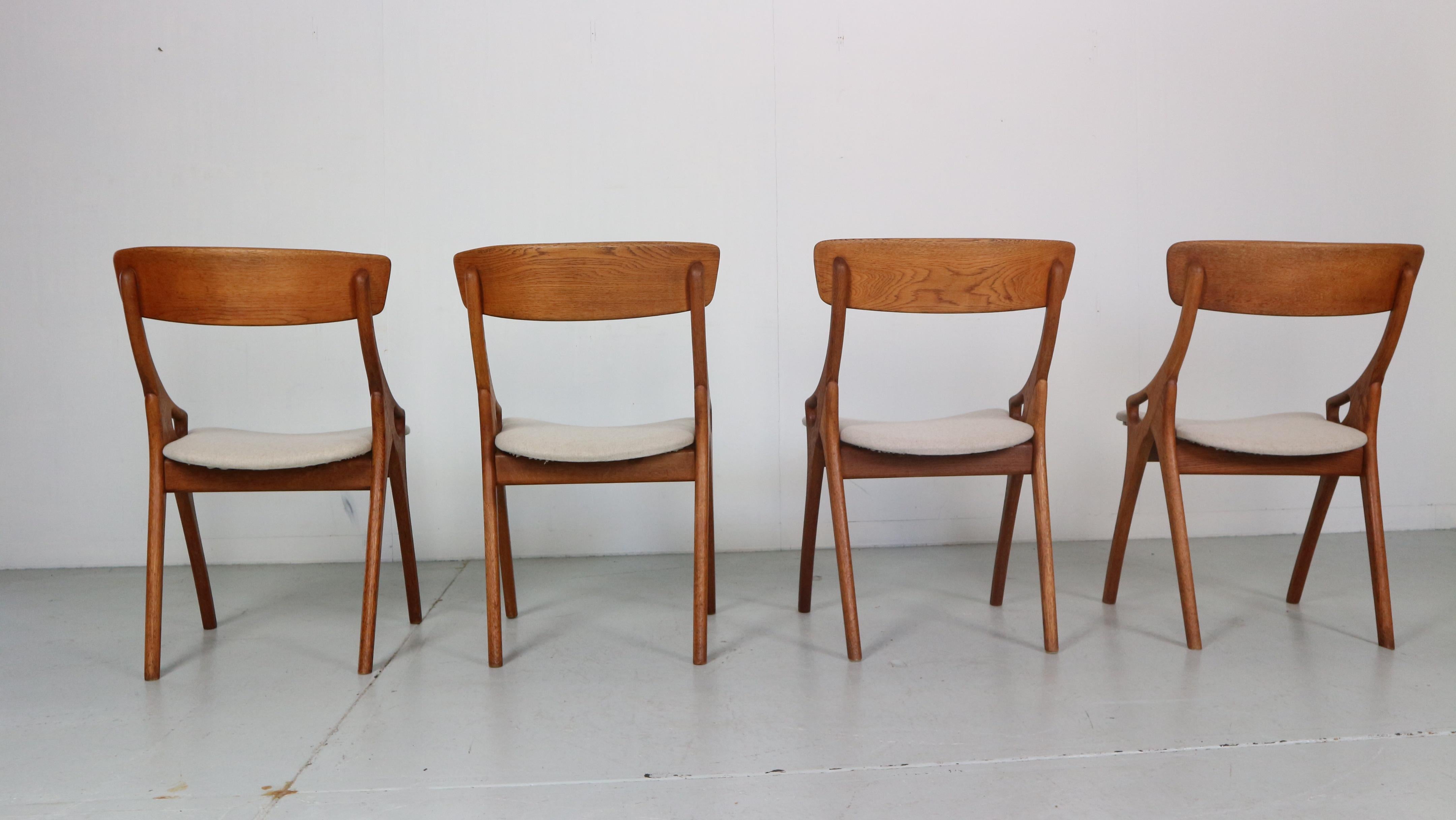Mid-20th Century Arne Hovmand Olsen Set of 4 Dinning Room Chairs for Mogens Kold, 1950 Denmark