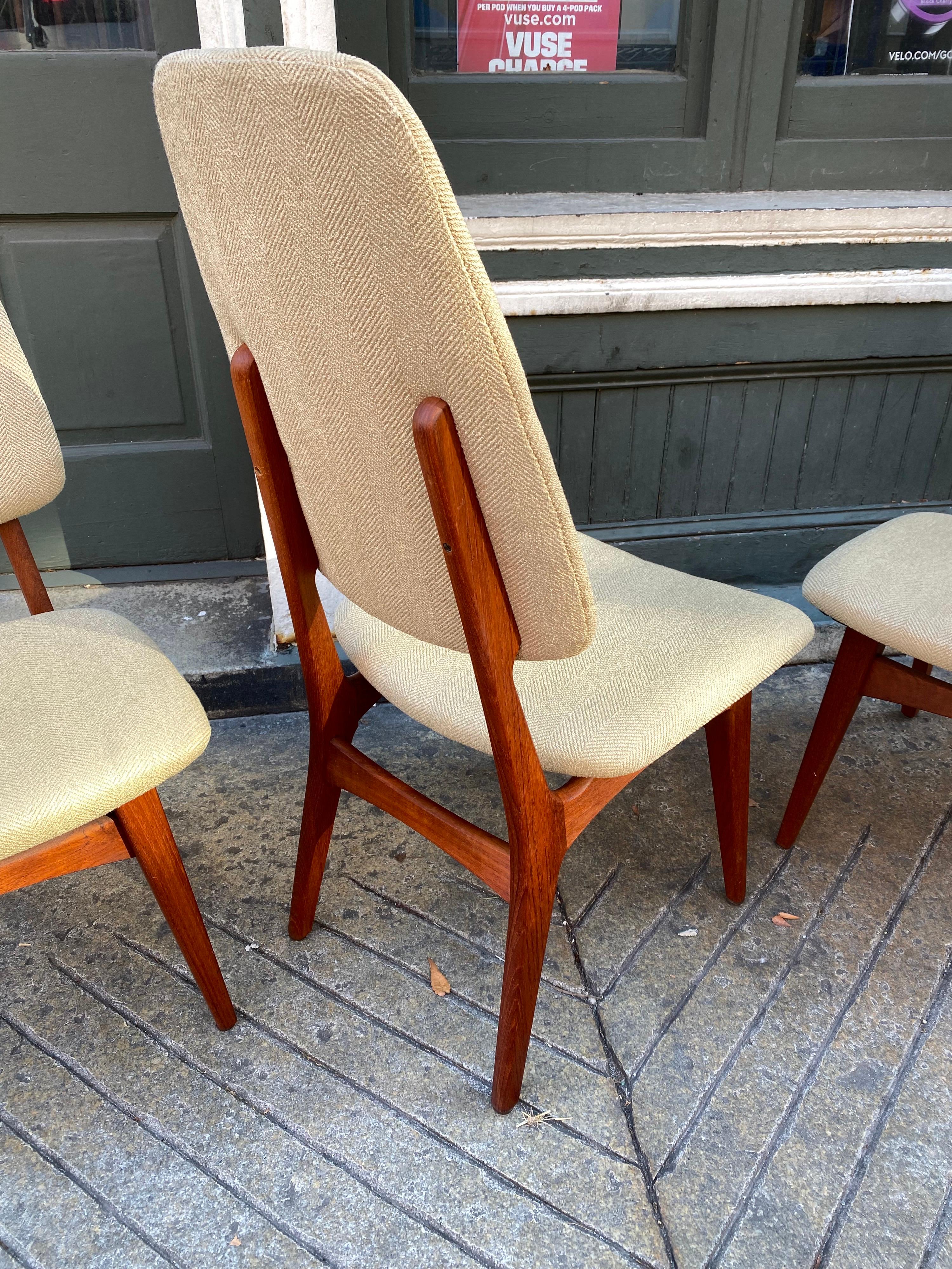 Danish Arne Hovmand-Olsen Set of 8 Teak Dining Chairs