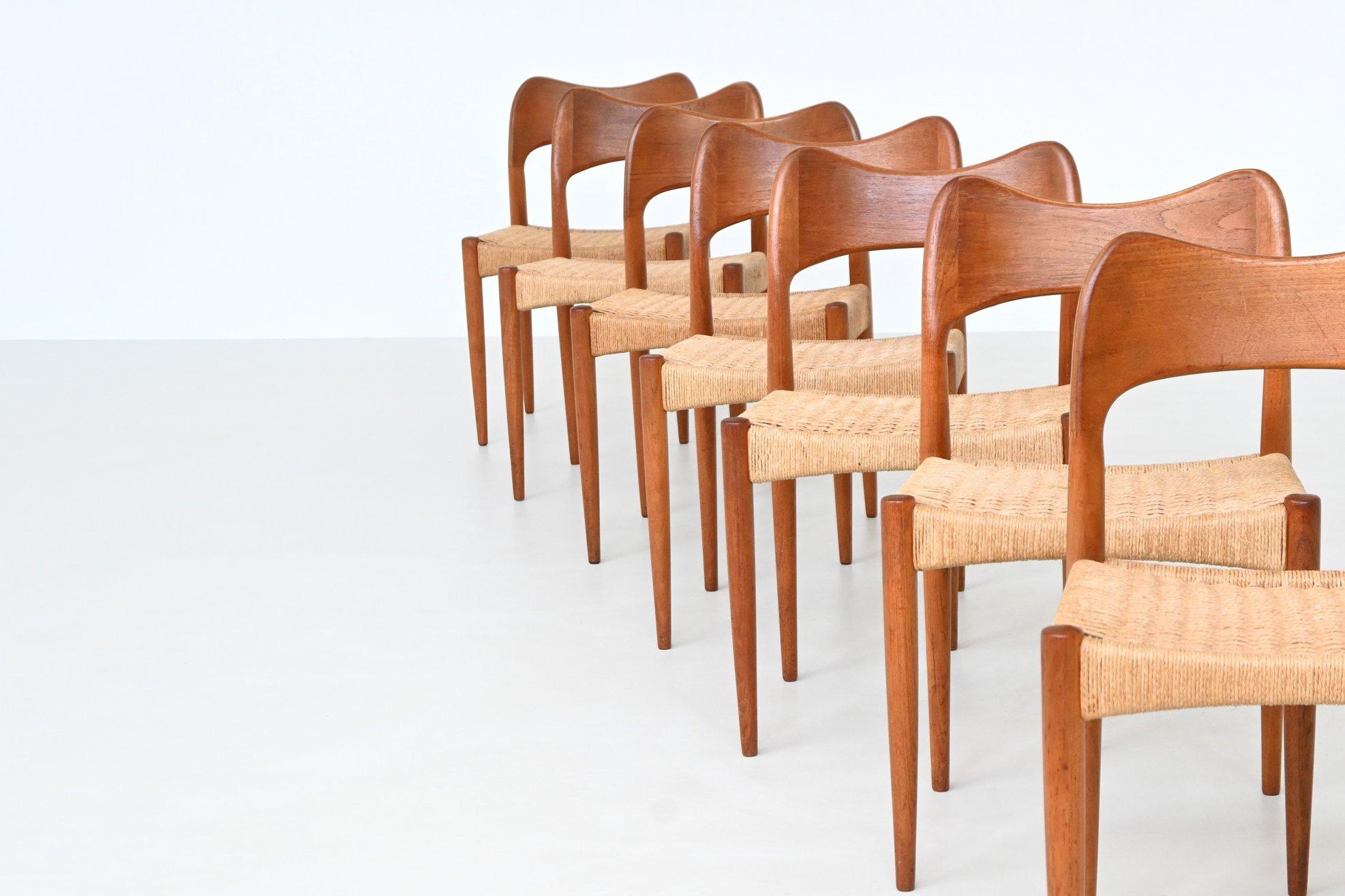 Arne Hovmand Olsen set of eight dining chairs in oak Mogens Kold Denmark 1960 en vente 5