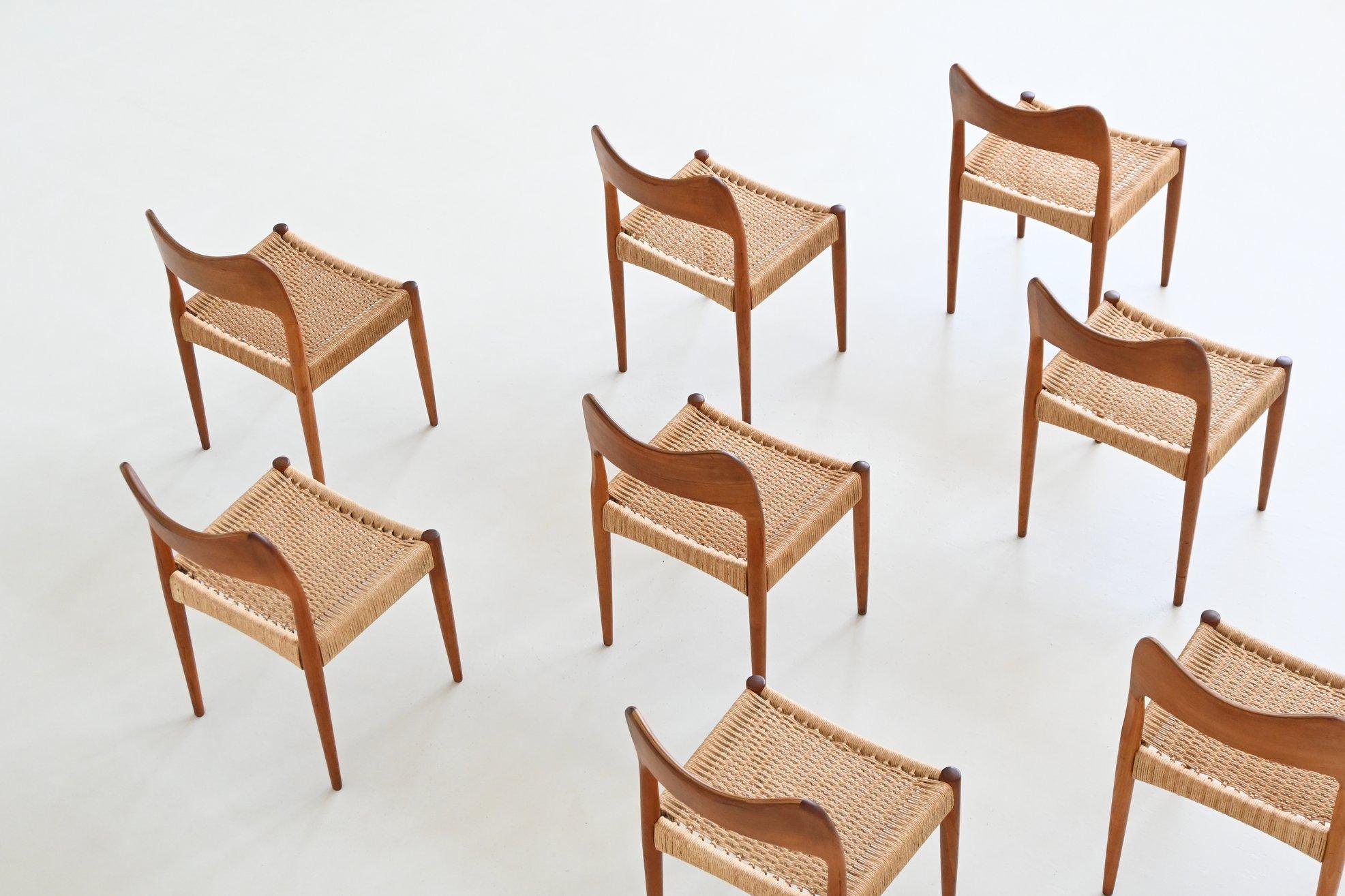 Arne Hovmand Olsen set of eight dining chairs in oak Mogens Kold Denmark 1960 en vente 2