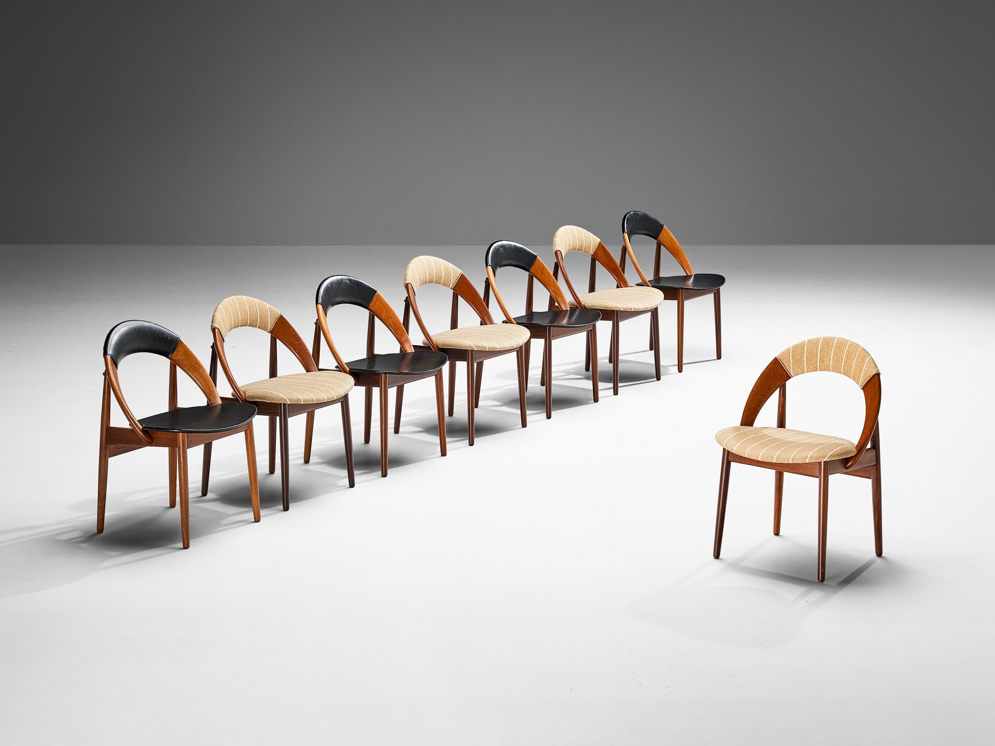 Arne Hovmand-Olsen, set of eight dining chairs, teak, fabric, leatherette, Denmark, 1960s 

Set of eight dining chairs designed by the Danish designer Arne Hovmand-Olsen. The chairs have a very simple and organic design. The rounded back turns into