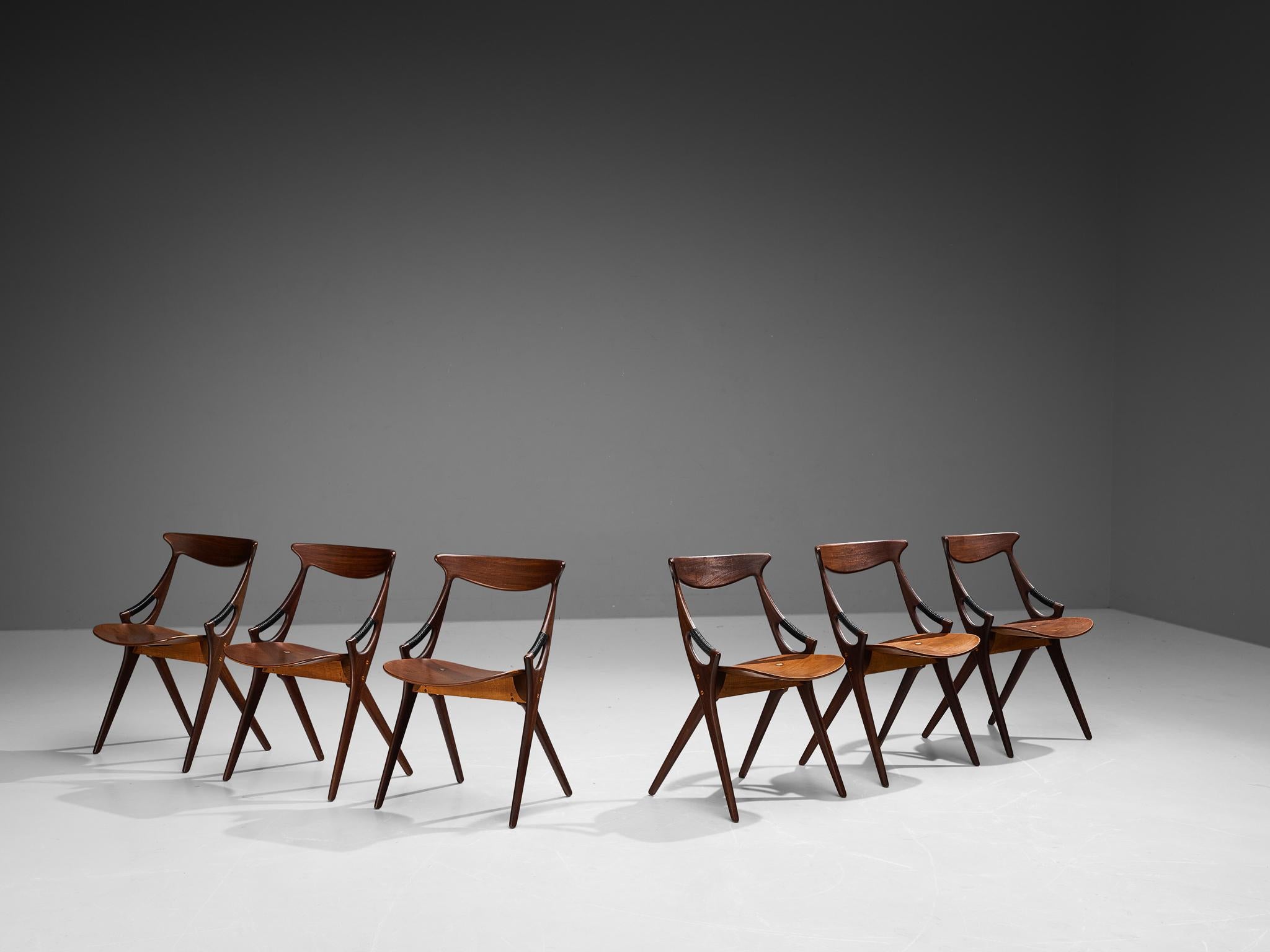 Ensemble de six chaises de salle à manger en teck de Arne Hovmand-Olsen Bon état - En vente à Waalwijk, NL