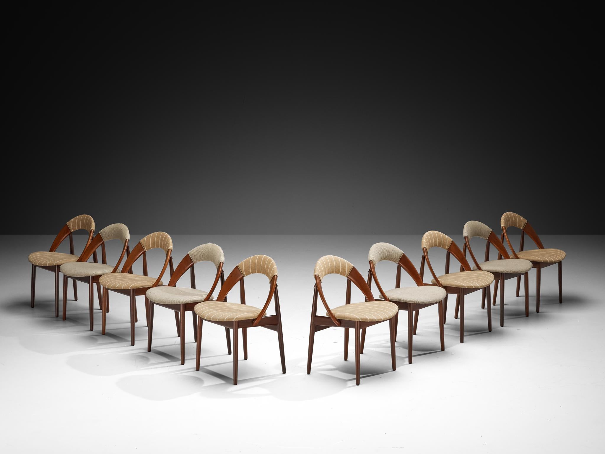 Arne Hovmand-Olsen, set di dieci sedie da pranzo, teak, tessuto, Danimarca, anni '60 

Un set di sedie da pranzo meticolosamente progettato dal designer danese Arne Hovmand-Olsen. Queste sedie presentano un design straordinariamente semplice e