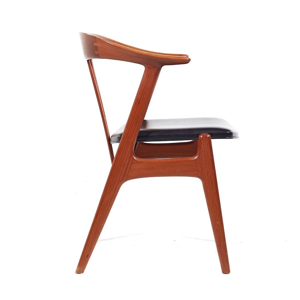 Arne Hovmand Olsen Style Mid Century Danish Teak Chair For Sale 1