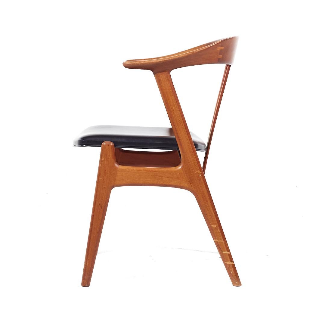Arne Hovmand Olsen Style Mid Century Danish Teak Chair For Sale 2