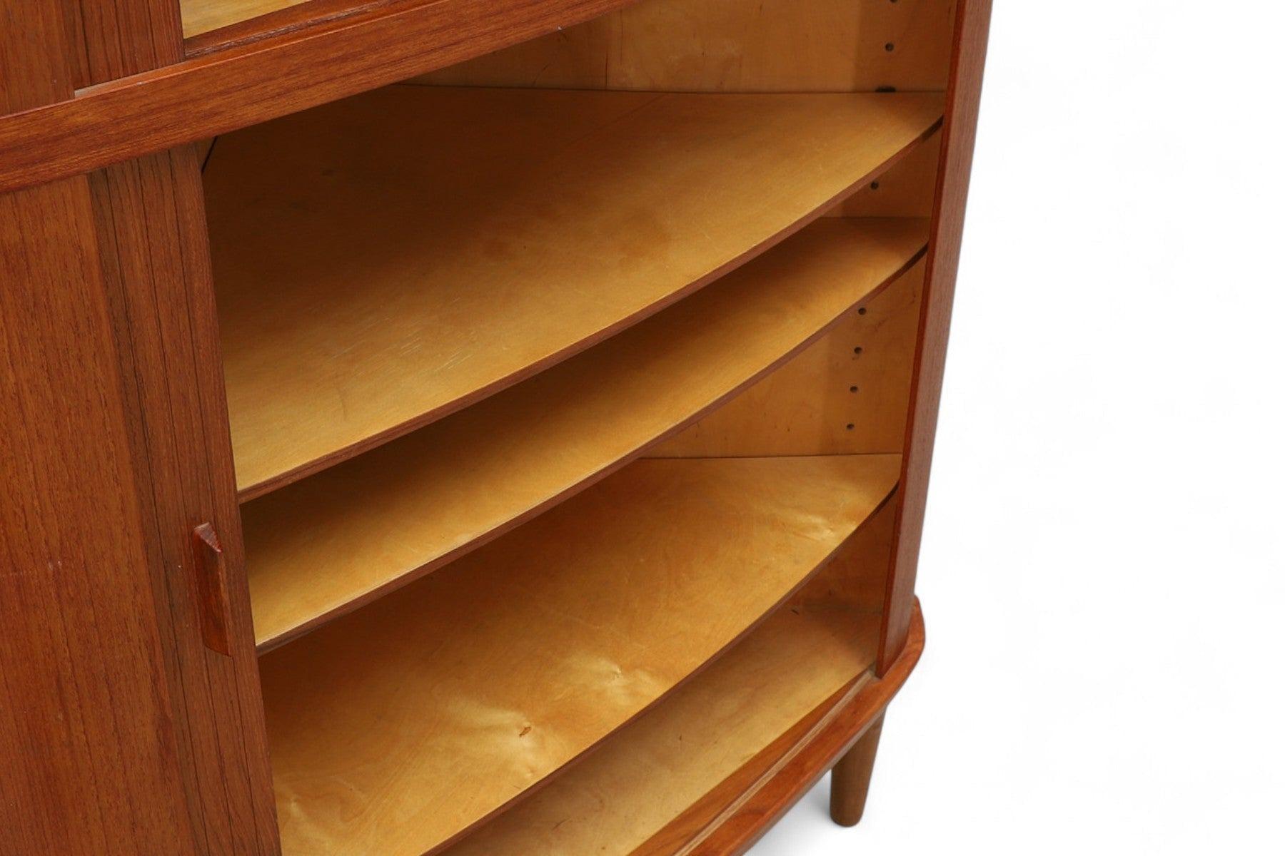 Mid-Century moderno Mobile ad angolo Arne Hovmand-Olsen in teak in vendita