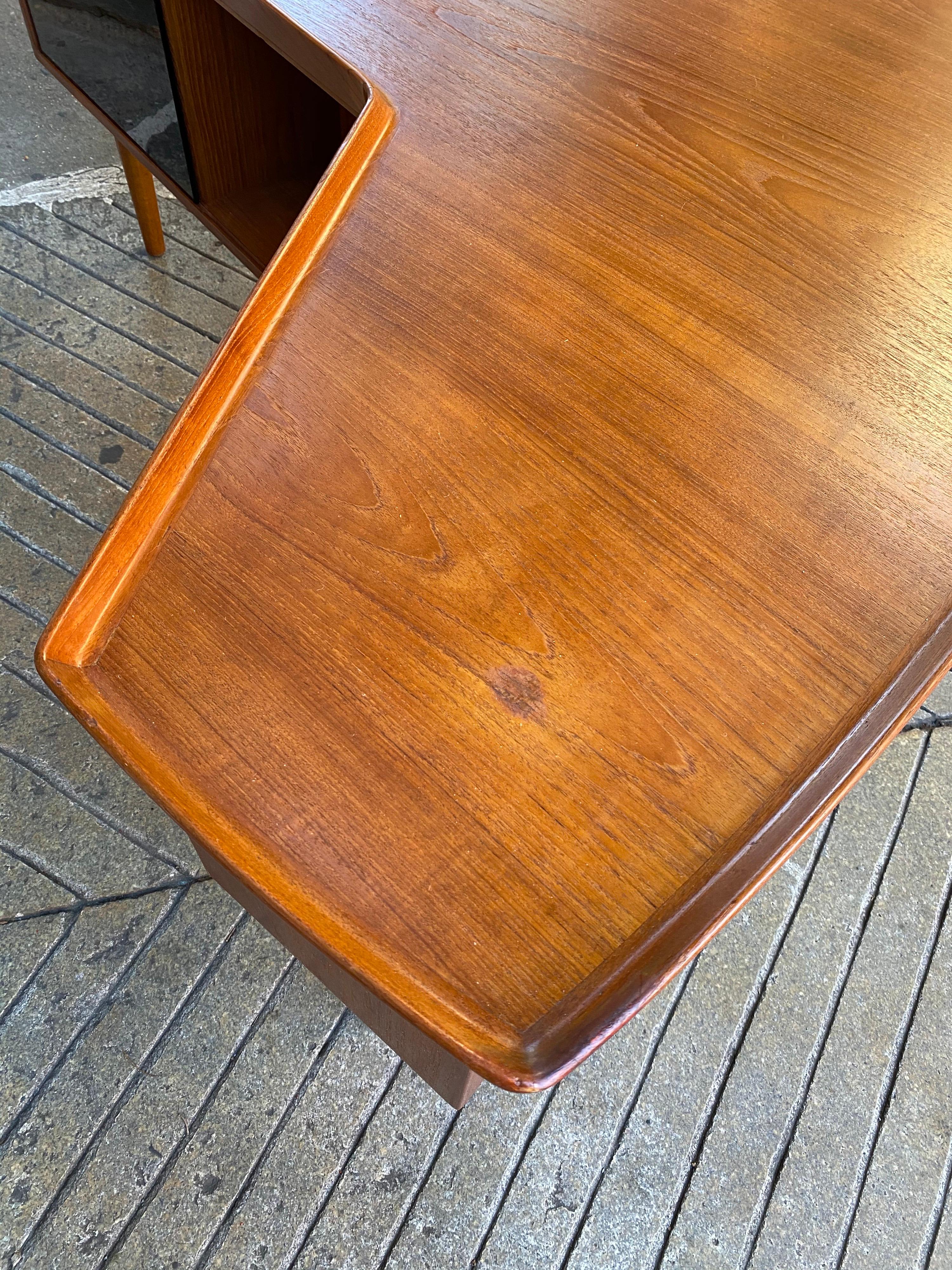 Arne Hovmand-Olsen Teak Boomerang Desk/ Not Arne Vodder 3