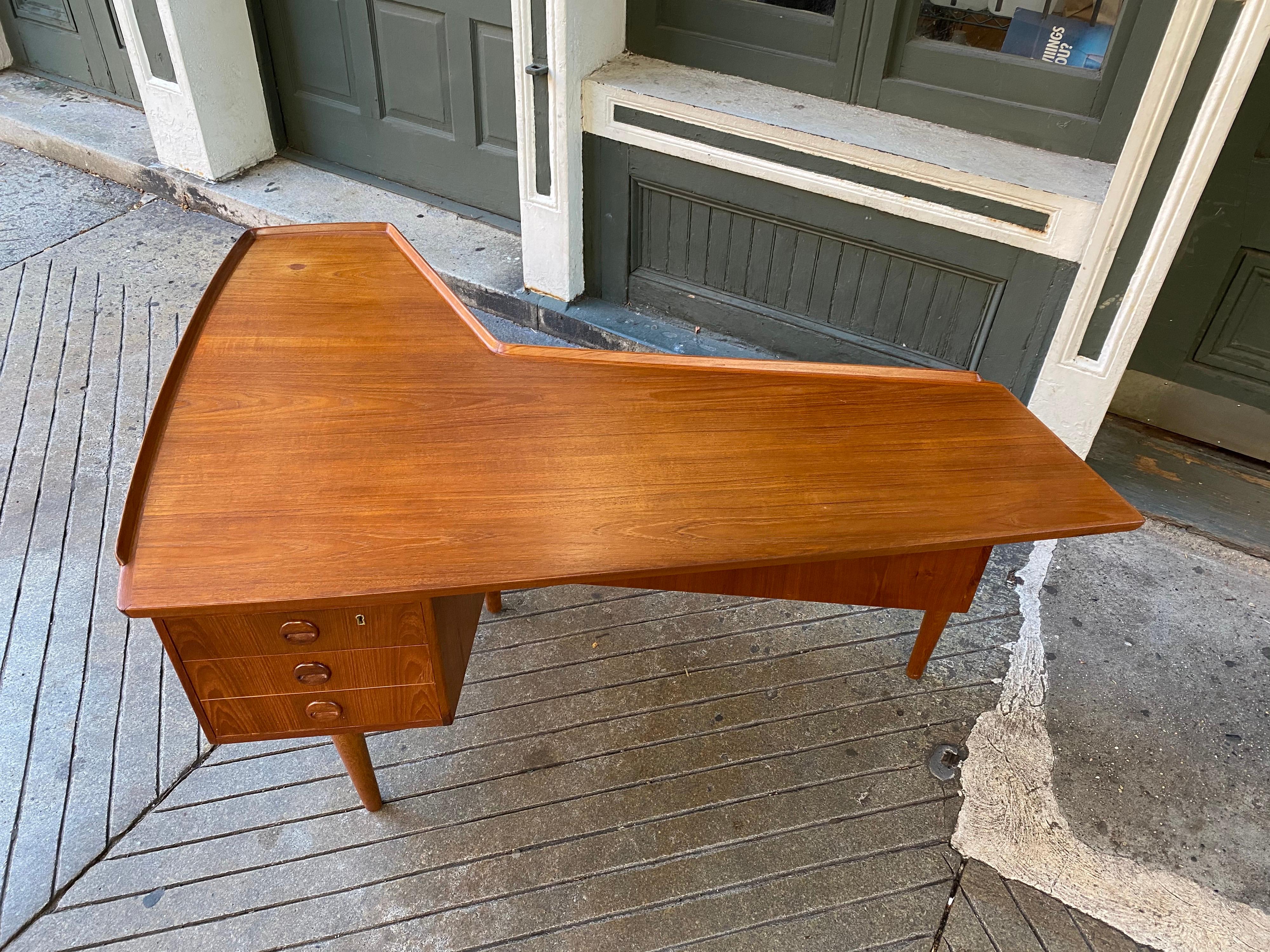 Arne Hovmand-Olsen Teak Boomerang Desk/ Not Arne Vodder 6