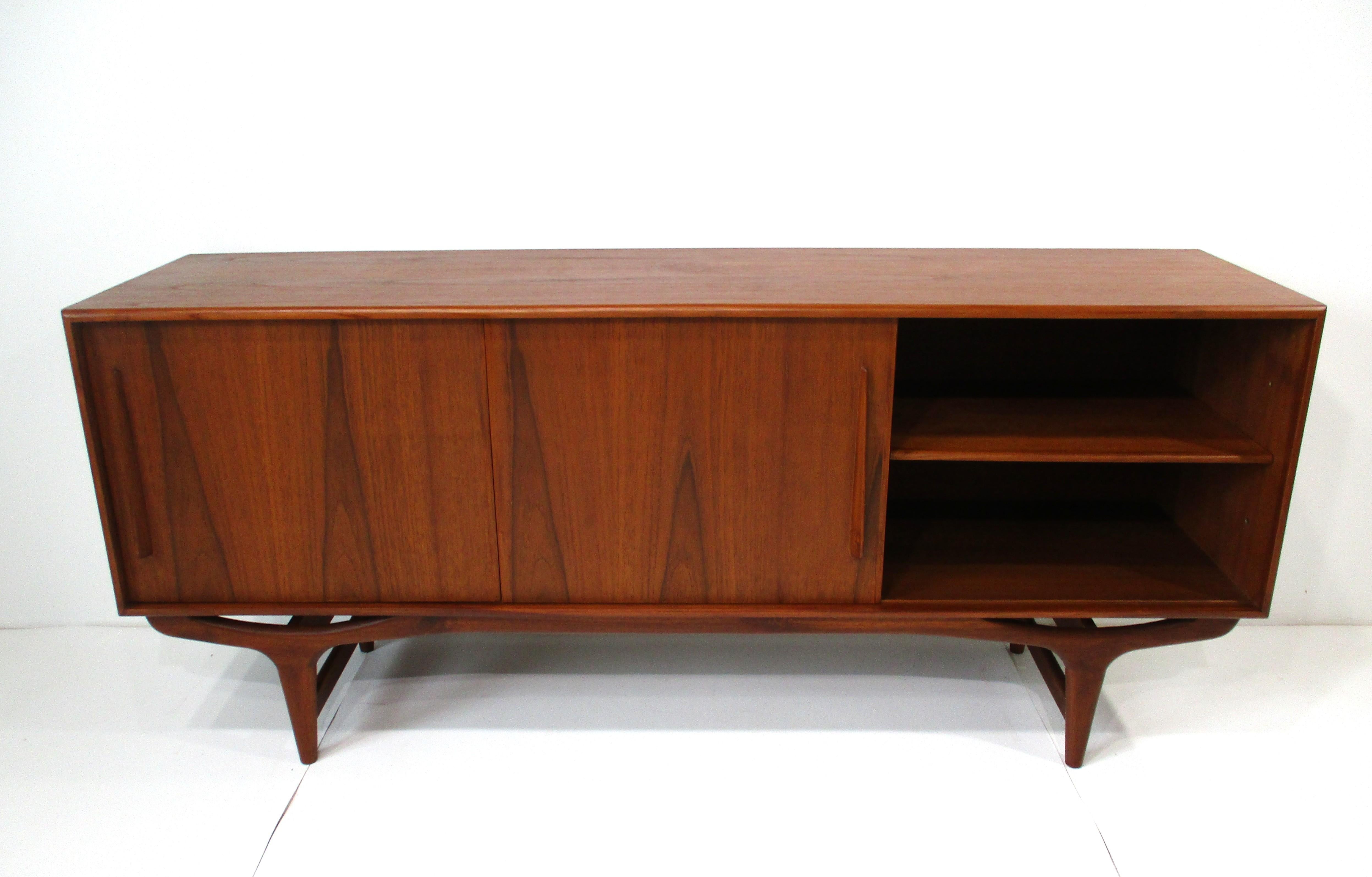 Arne Hovmand - Olsen Teak Credenza  / Server Denmark In Good Condition For Sale In Cincinnati, OH