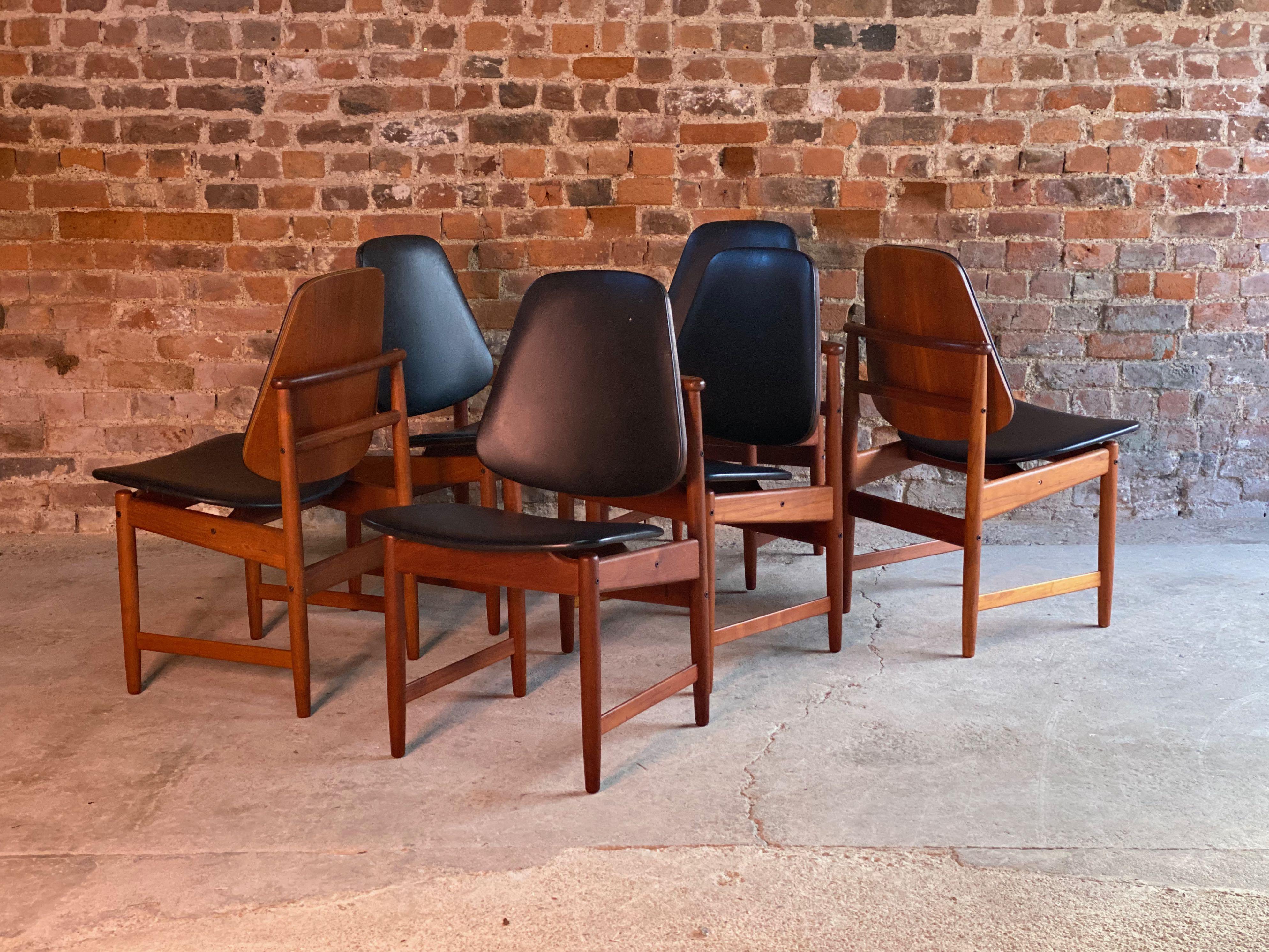 Mid-Century Modern Arne Hovmand-Olsen Teak Dining Chairs Set of Six Hovmand-Olsen, 1950s