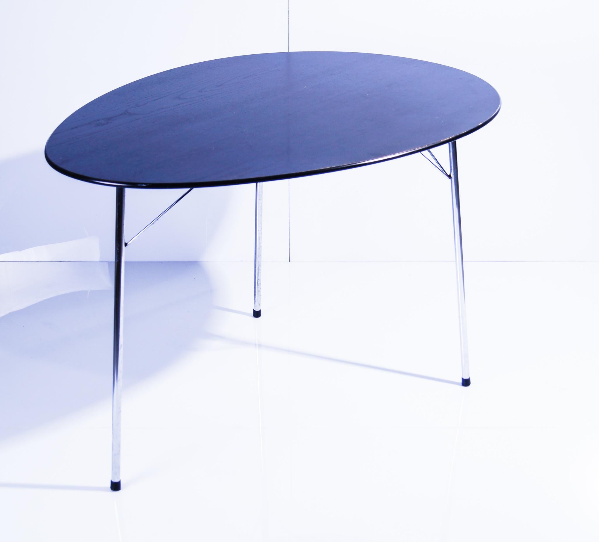 Arne Jacobsen, Oval Tapered-Shaped Table, Model 3603 3