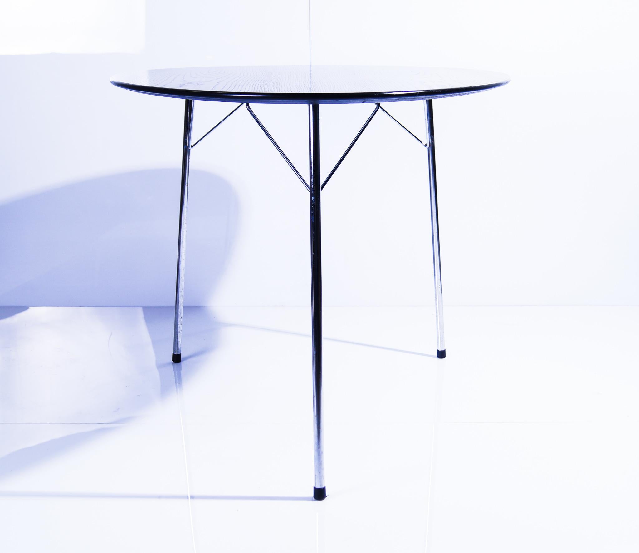 Ash Arne Jacobsen, Oval Tapered-Shaped Table, Model 3603