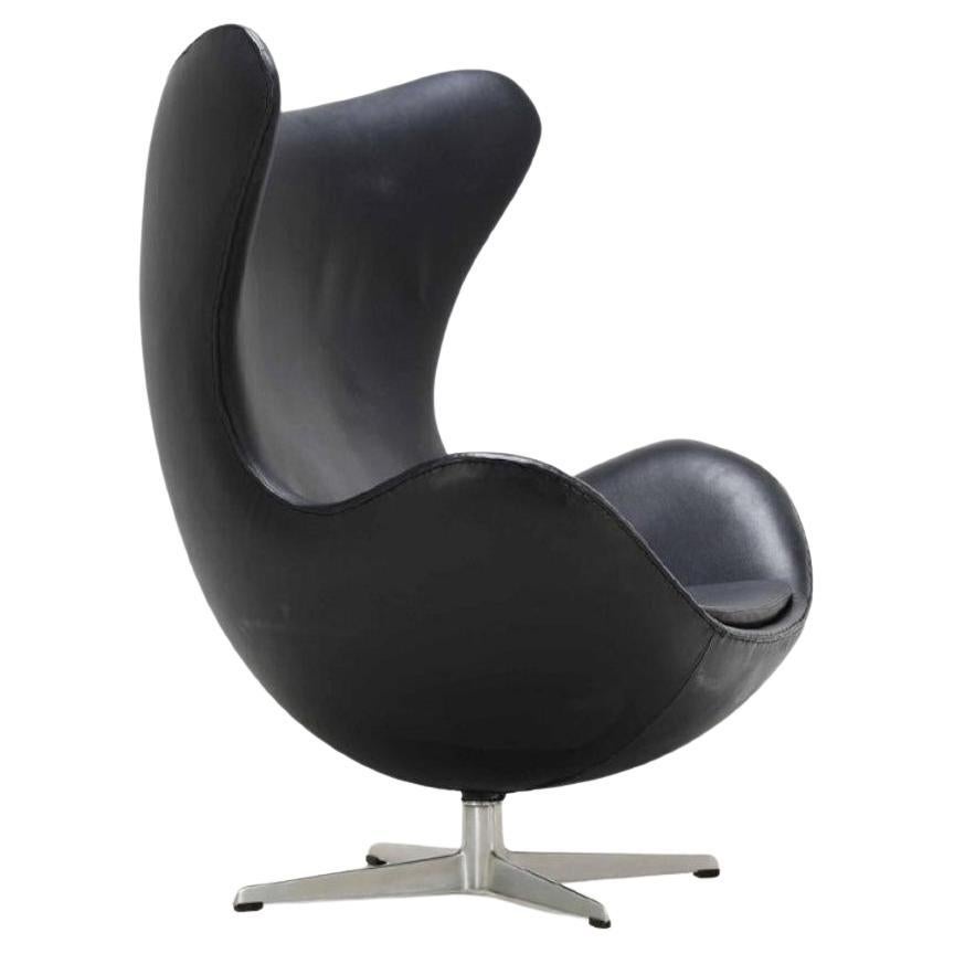 Arne Jacobsen (1902-1971). "The Egg" chair, iconic furniture design.