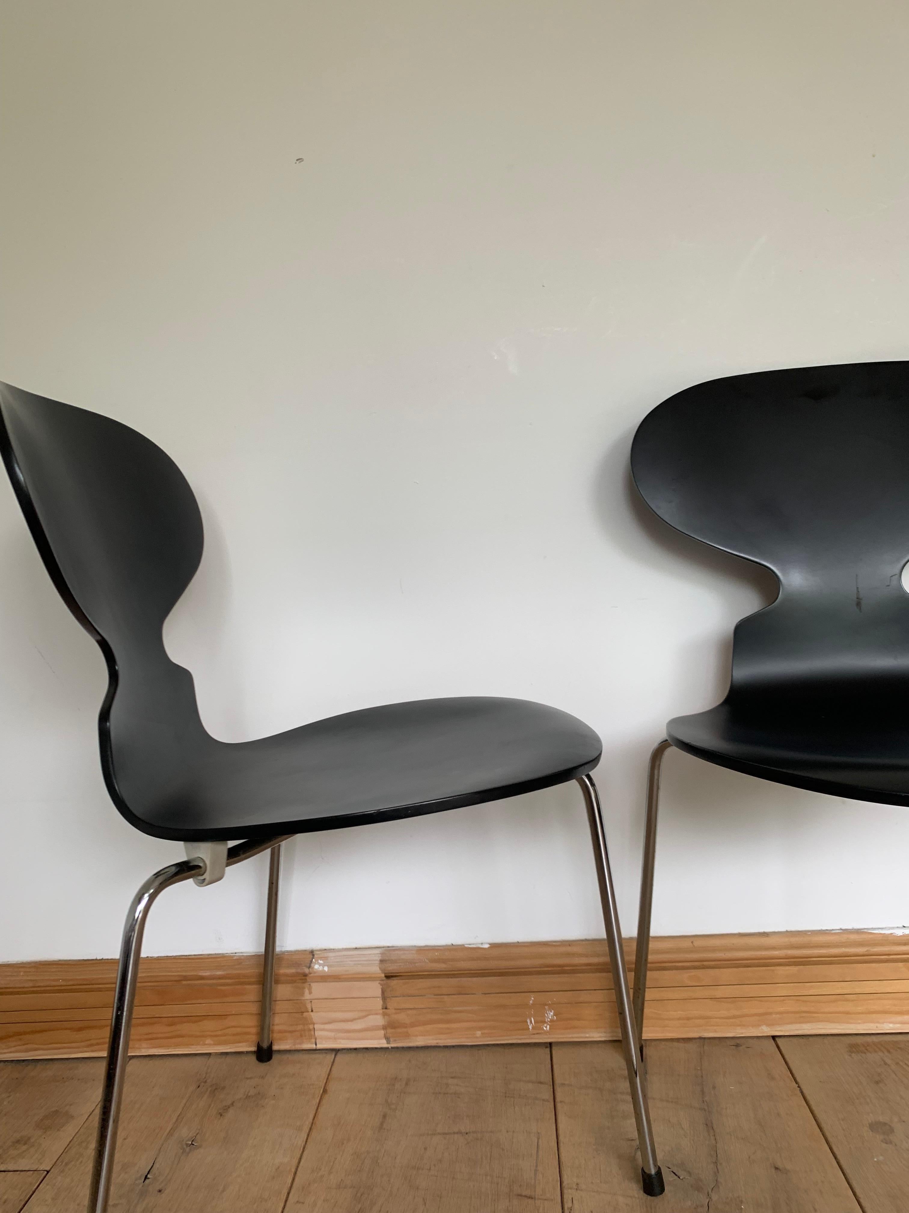 Milieu du XXe siècle Arne Jacobsen - Chaise fourreau à 3 pattes