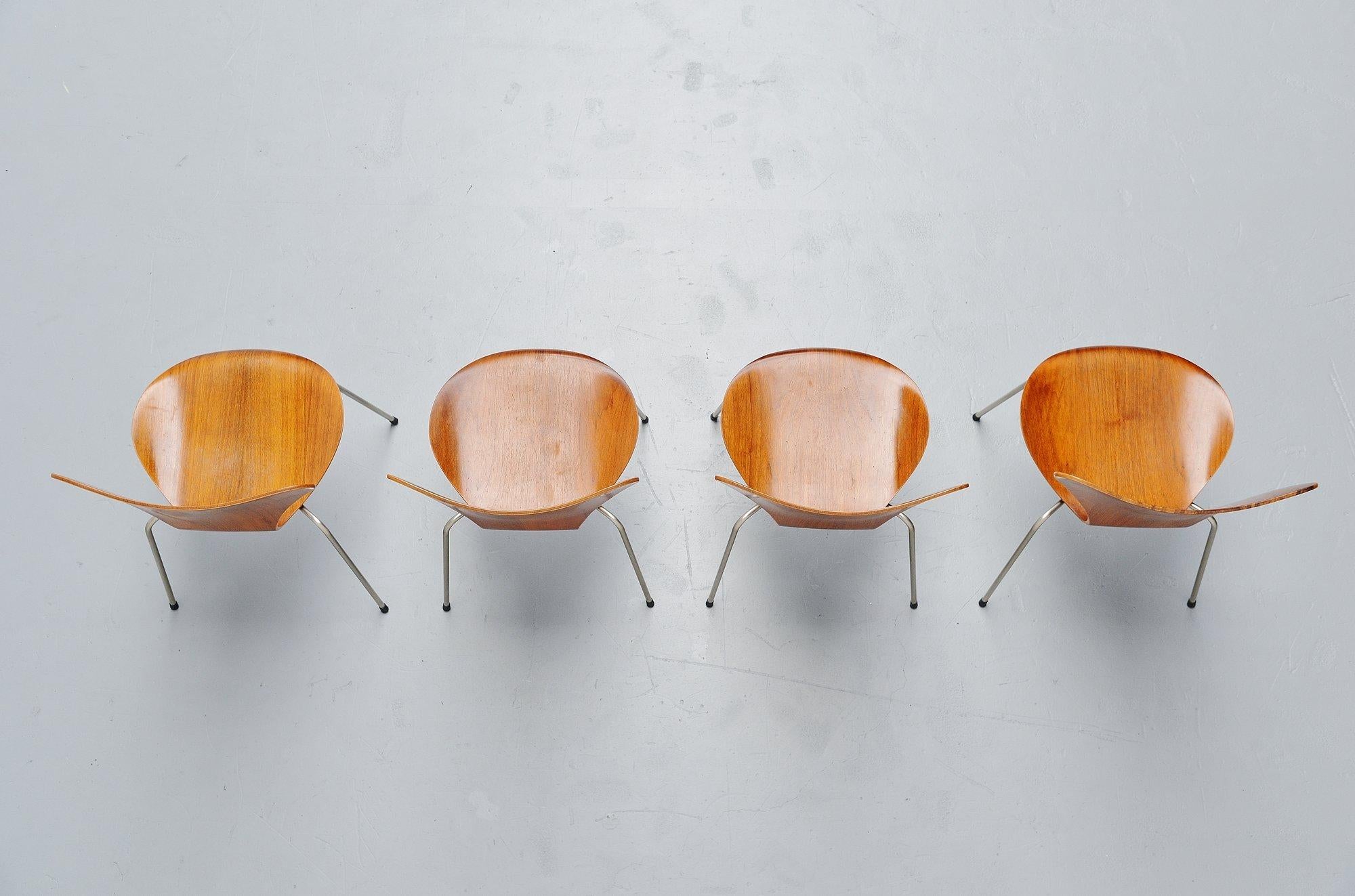 arne jacobsen butterfly chairs