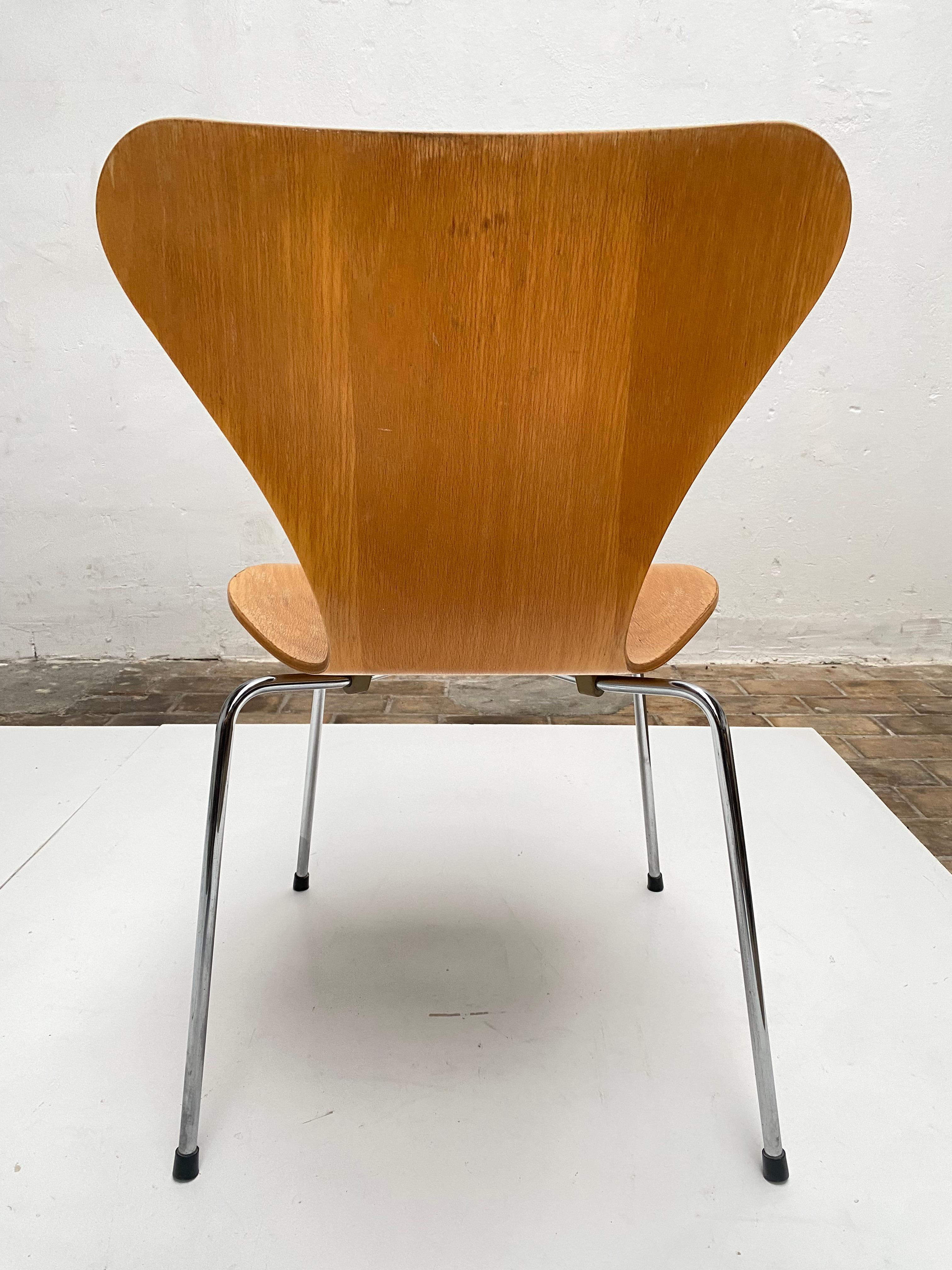 Arne Jacobsen 3107 Butterfly Chairs & Piet Hein Table Fritz Hansen 1990 Denmark 11