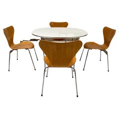 Arne Jacobsen 3107 Butterfly Chairs & Piet Hein Table Fritz Hansen 1990 Denmark