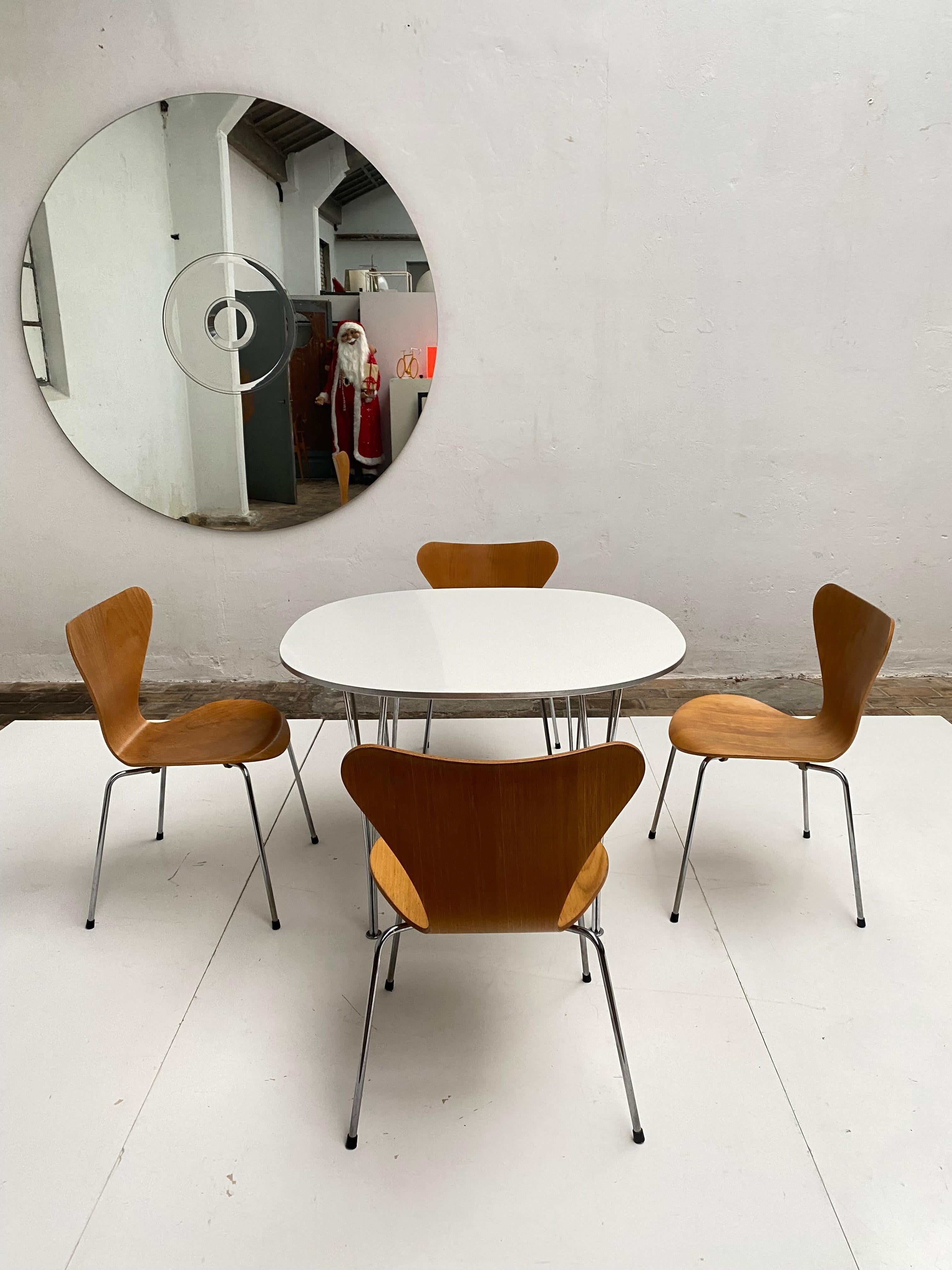 Danish Arne Jacobsen 3107 Butterfly Chairs & Piet Hein Table Fritz Hansen 1990 Denmark