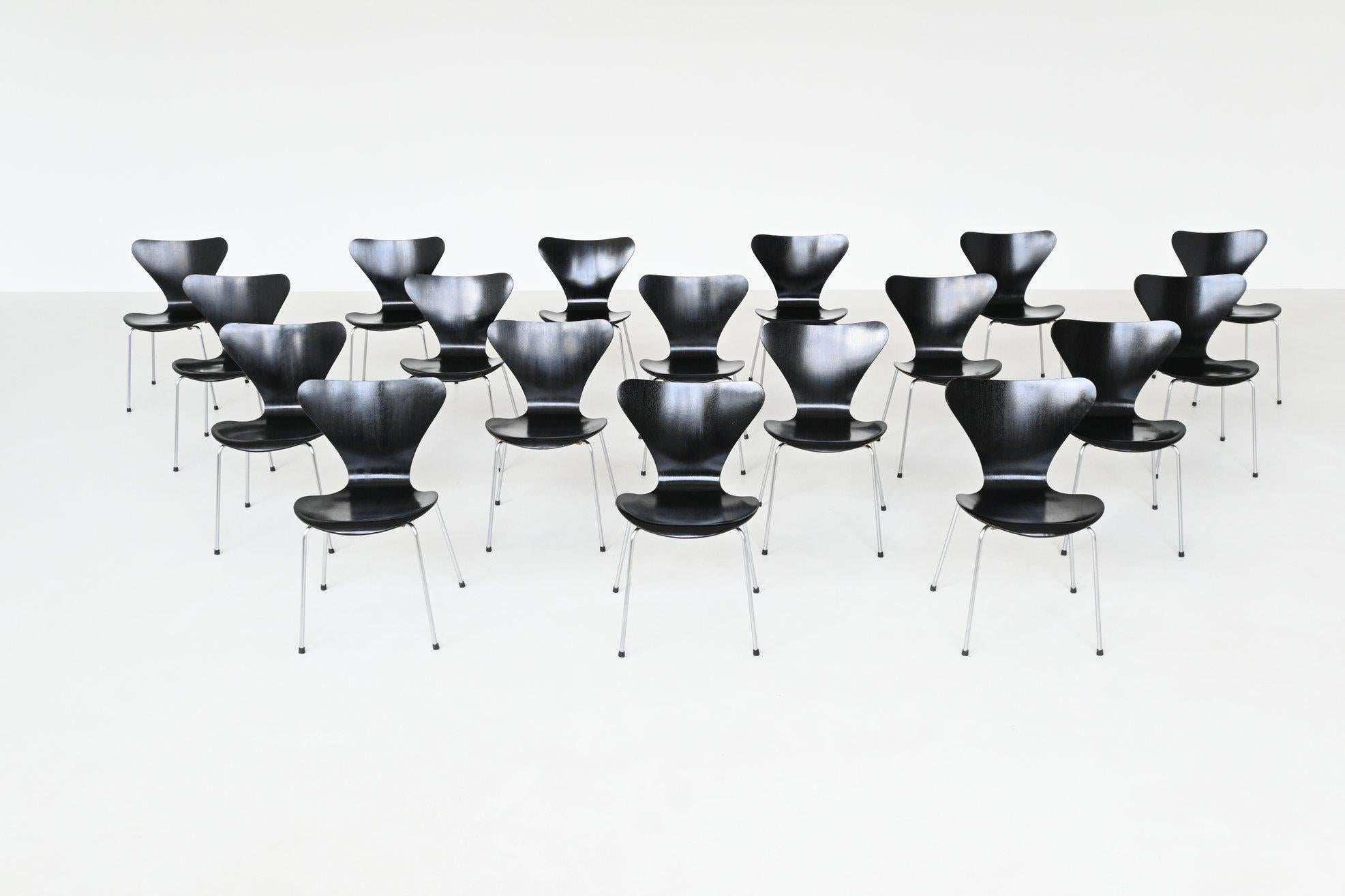 Arne Jacobsen 3107 'Butterfly' Esszimmerstühle Fritz Hansen Dänemark 1967 (Skandinavische Moderne) im Angebot