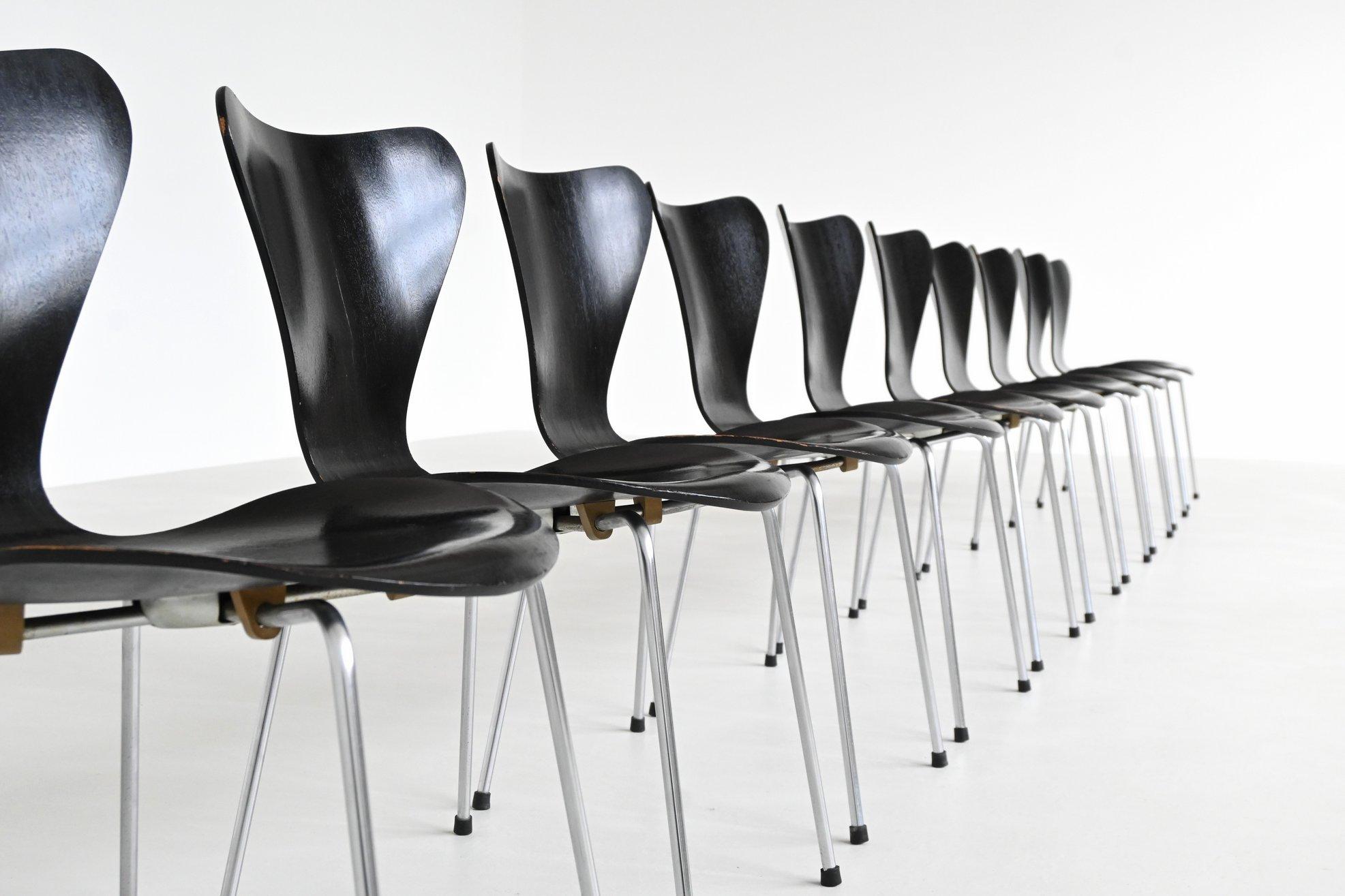 Arne Jacobsen 3107 'Butterfly' Esszimmerstühle Fritz Hansen Dänemark 1967 (Metall) im Angebot