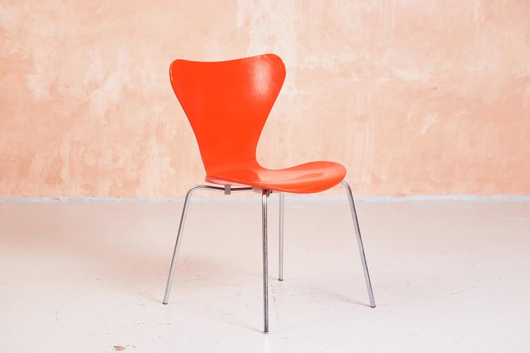 Arne Jacobsen 3107 Series 7 Chairs in Orange by Fritz Hansen, 1974 For Sale 2