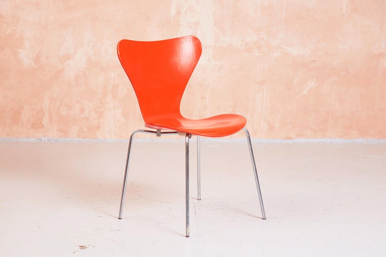 Arne Jacobsen 3107 Series 7 Chairs in Orange by Fritz Hansen, 1974 For Sale 3