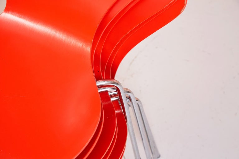 Arne Jacobsen 3107 Series 7 Chairs in Orange by Fritz Hansen, 1974 For Sale 11