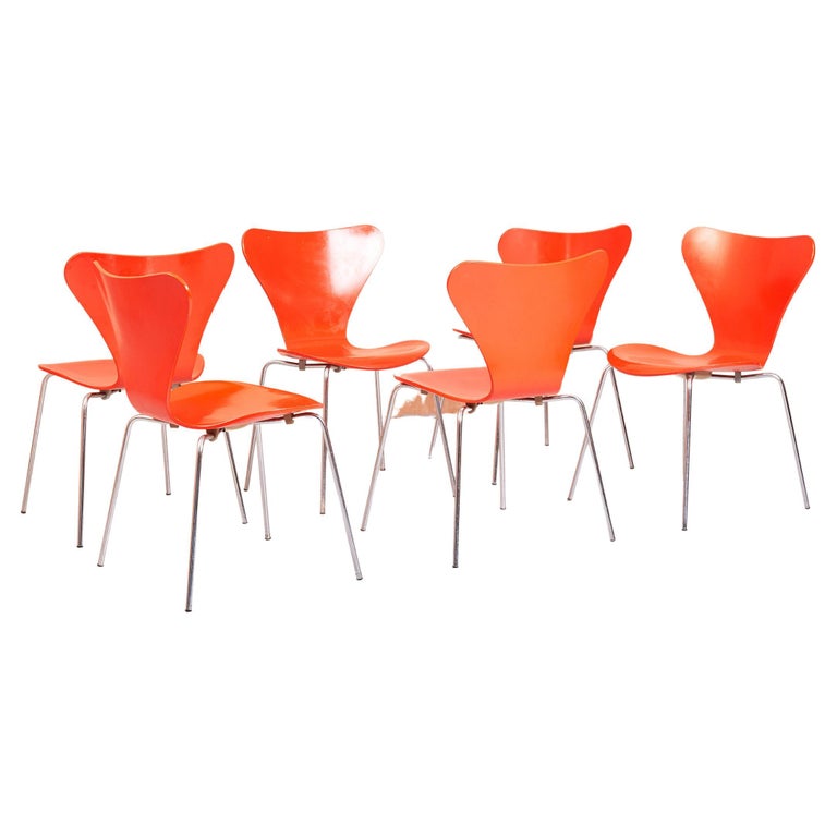 Arne Jacobsen 3107 Series 7 Chairs in Orange by Fritz Hansen, 1974 For Sale