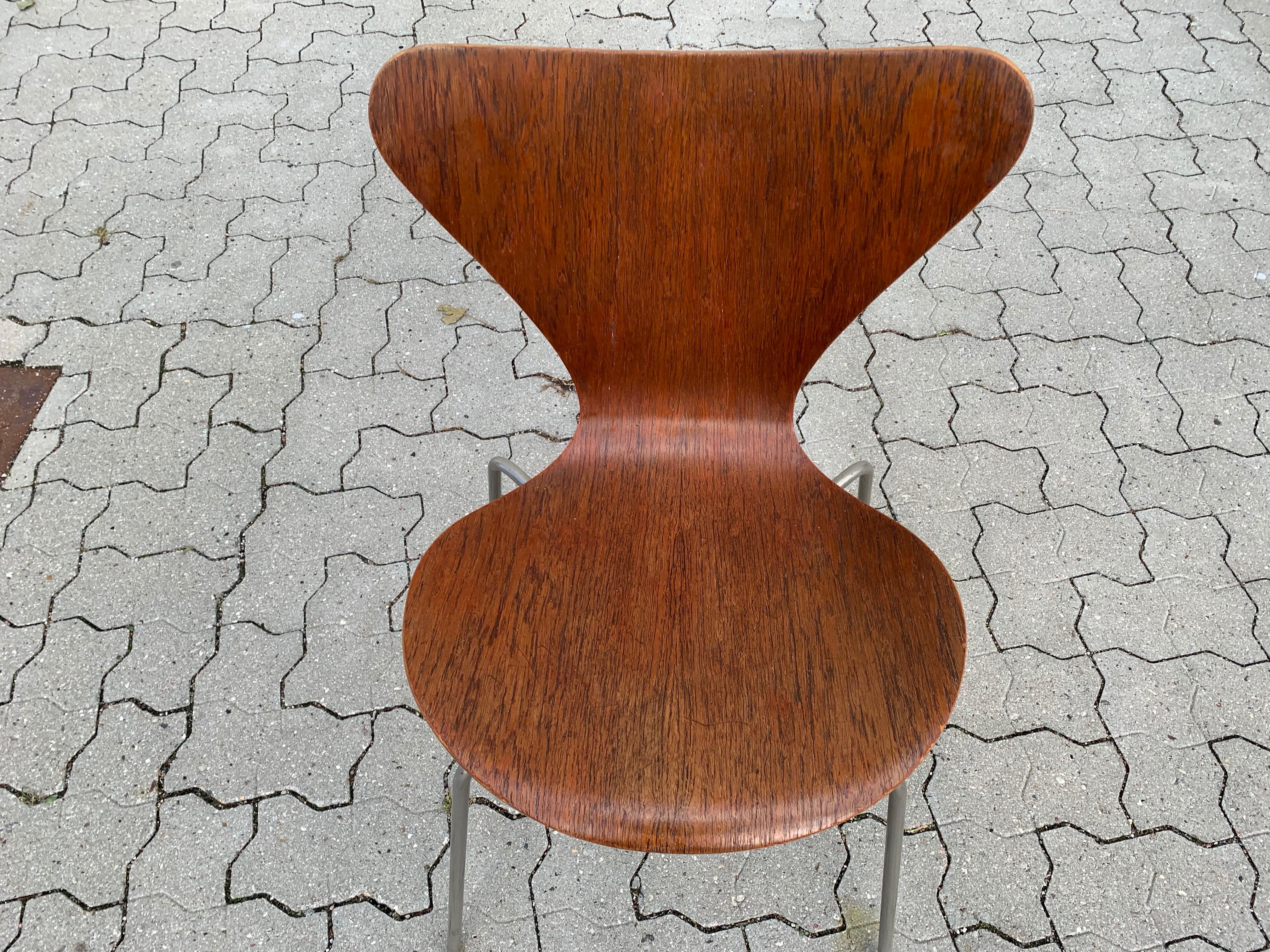 Danish Arne Jacobsen 3107 Seven Chair